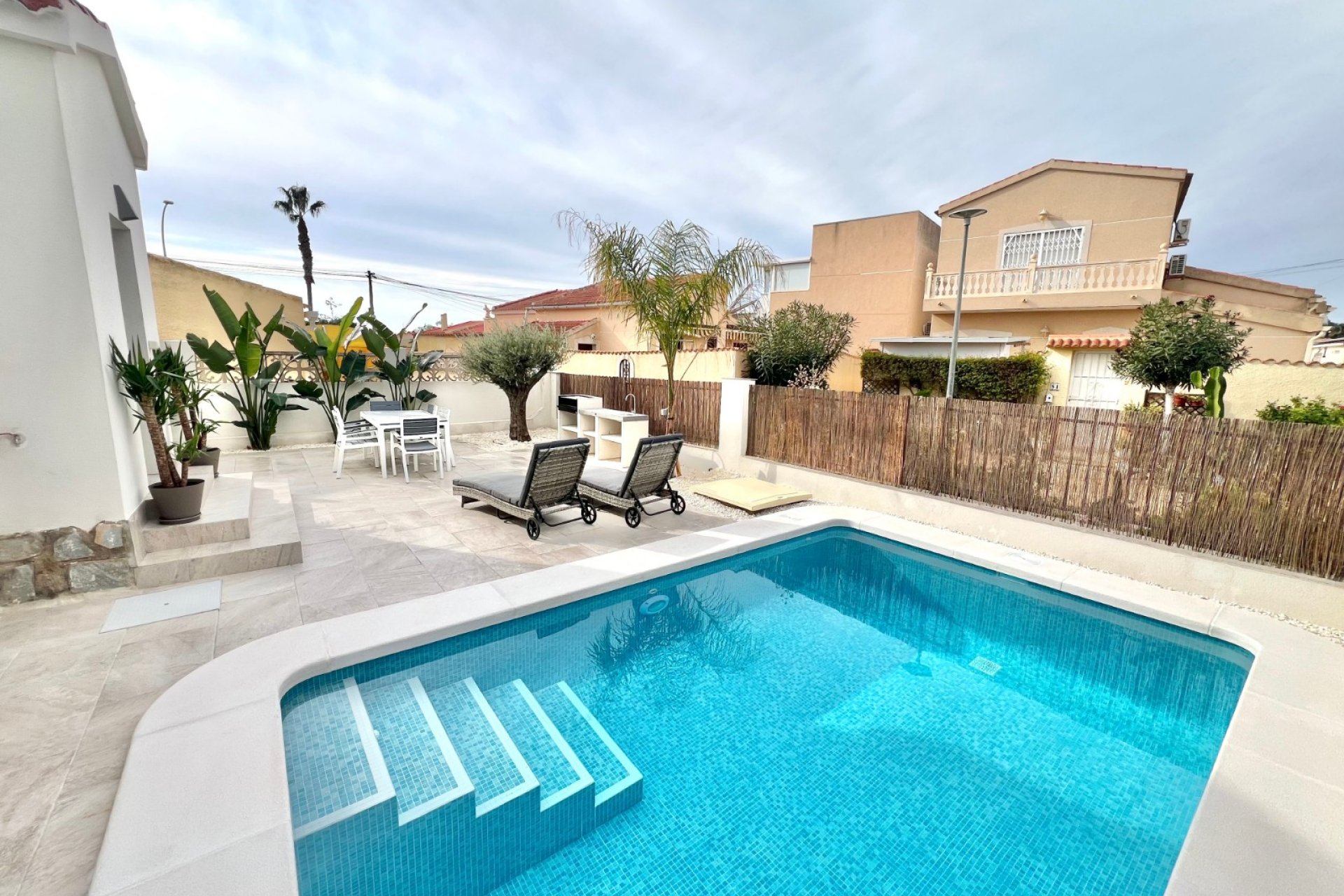 Resale - Detached Villa - La Marina