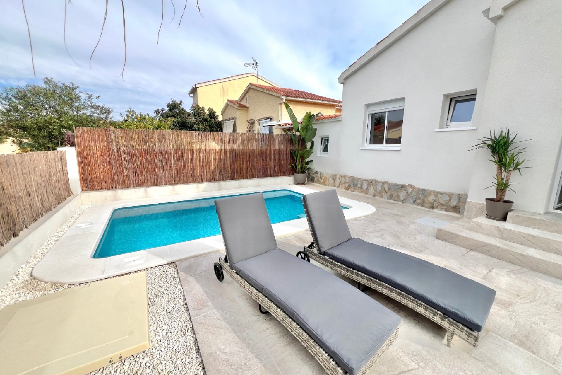 Resale - Detached Villa - La Marina