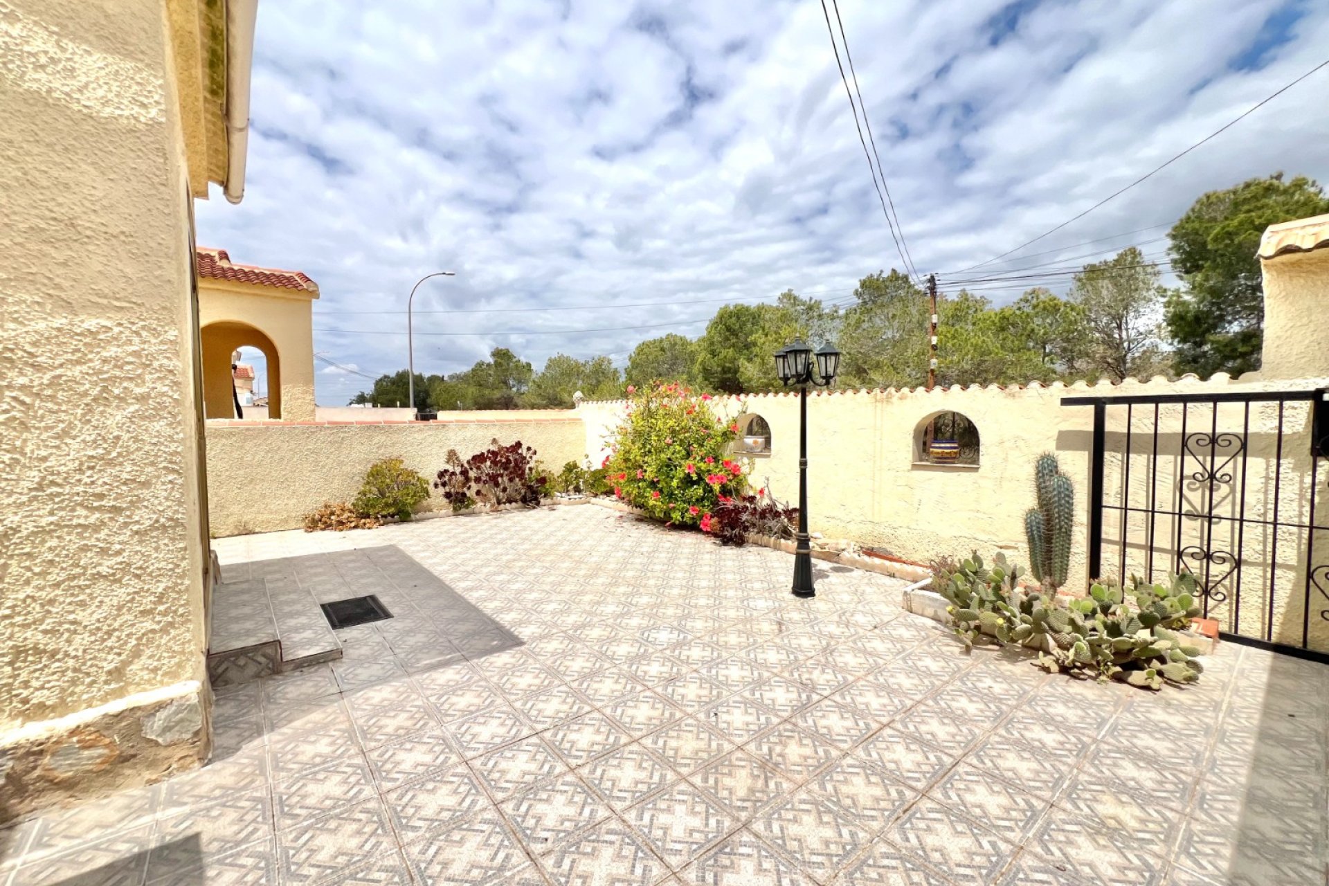 Resale - Detached Villa - La Marina
