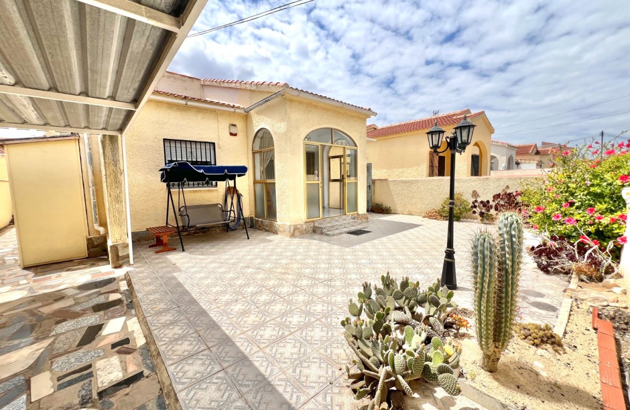 Resale - Detached Villa - La Marina