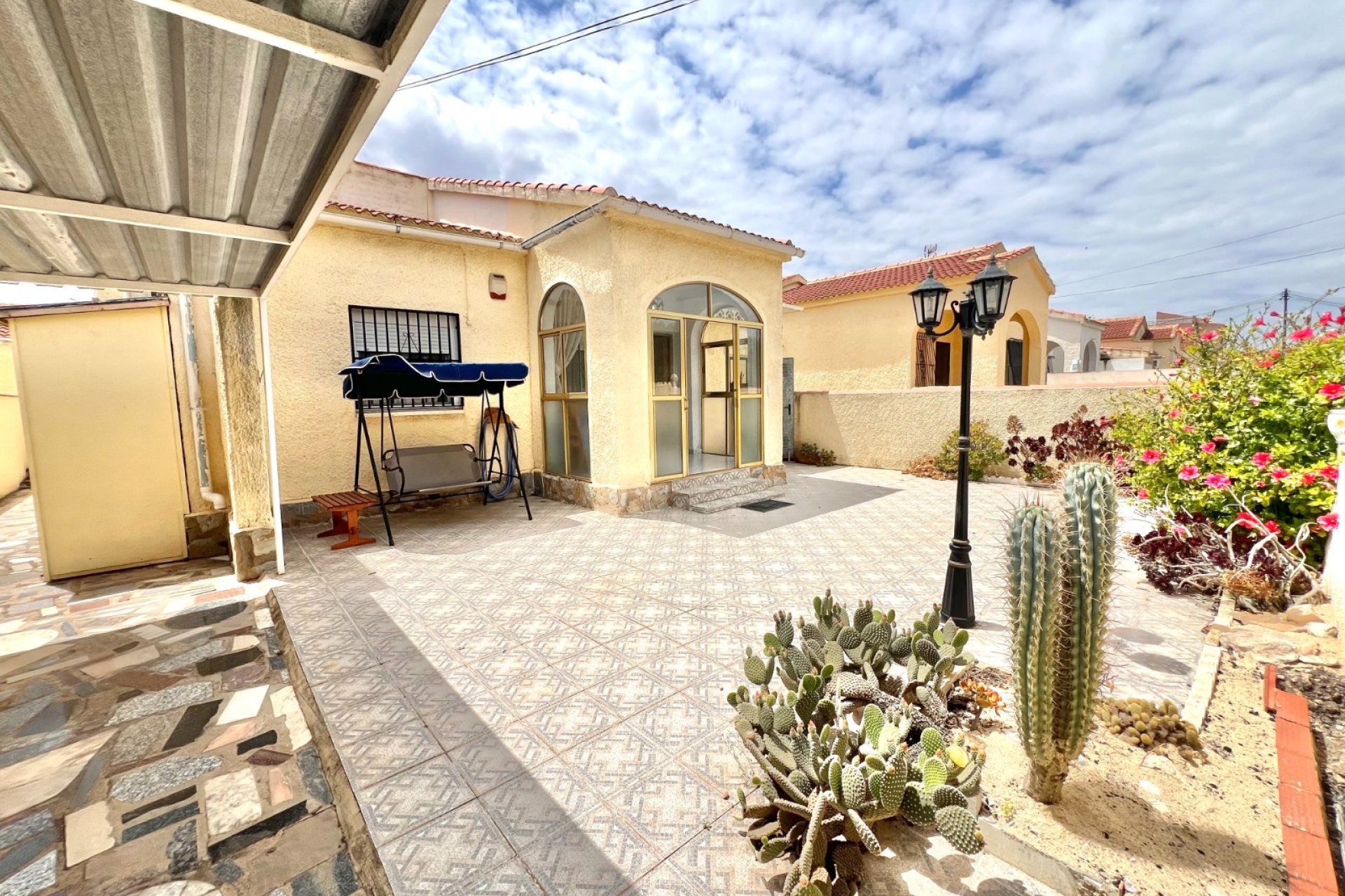 Resale - Detached Villa - La Marina