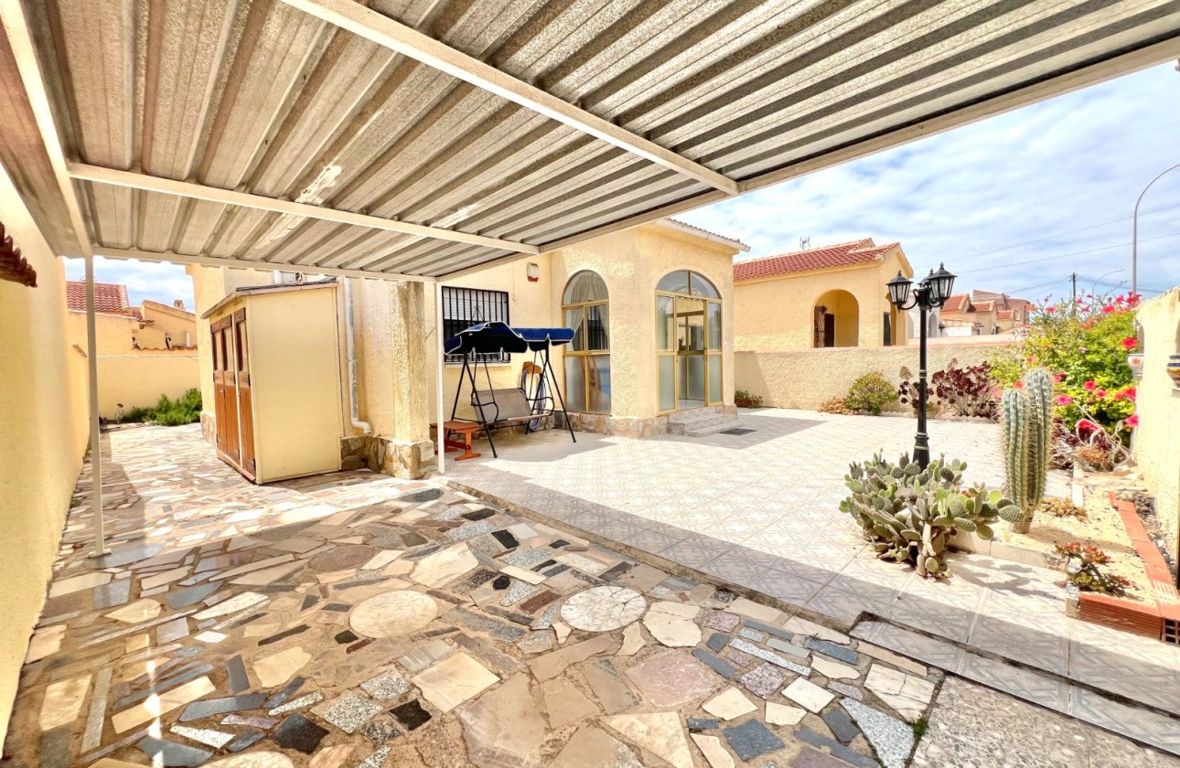 Resale - Detached Villa - La Marina