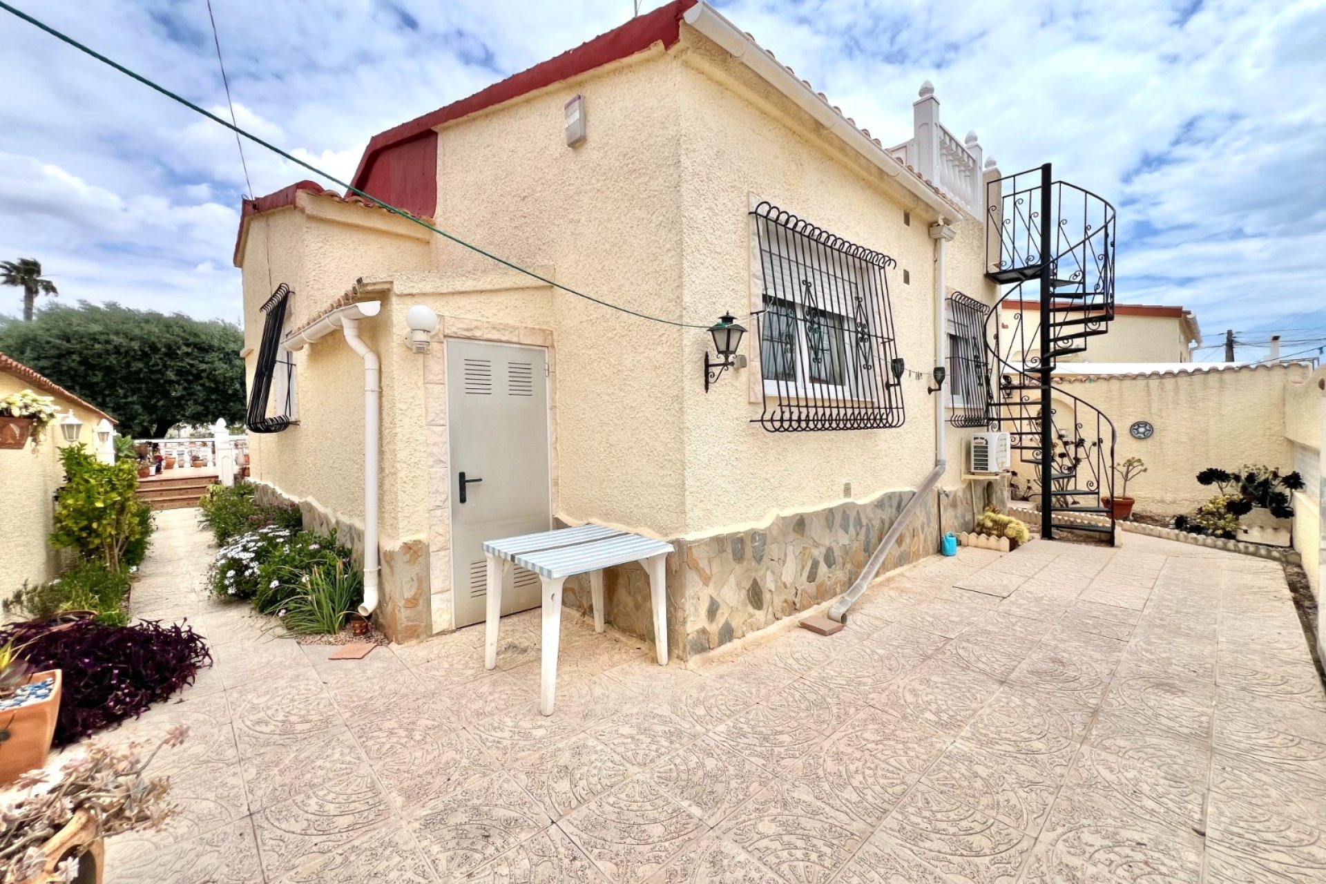 Resale - Detached Villa - La Marina