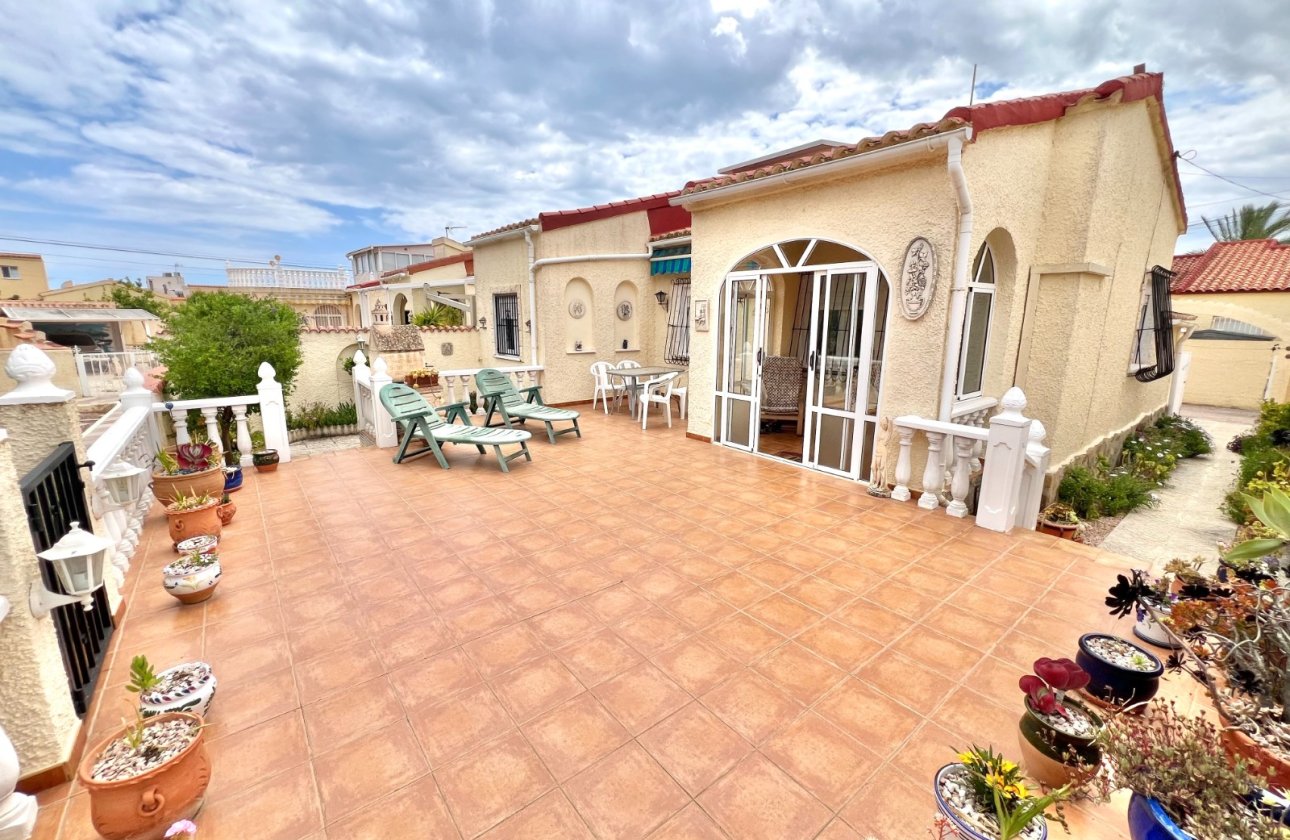 Resale - Detached Villa - La Marina
