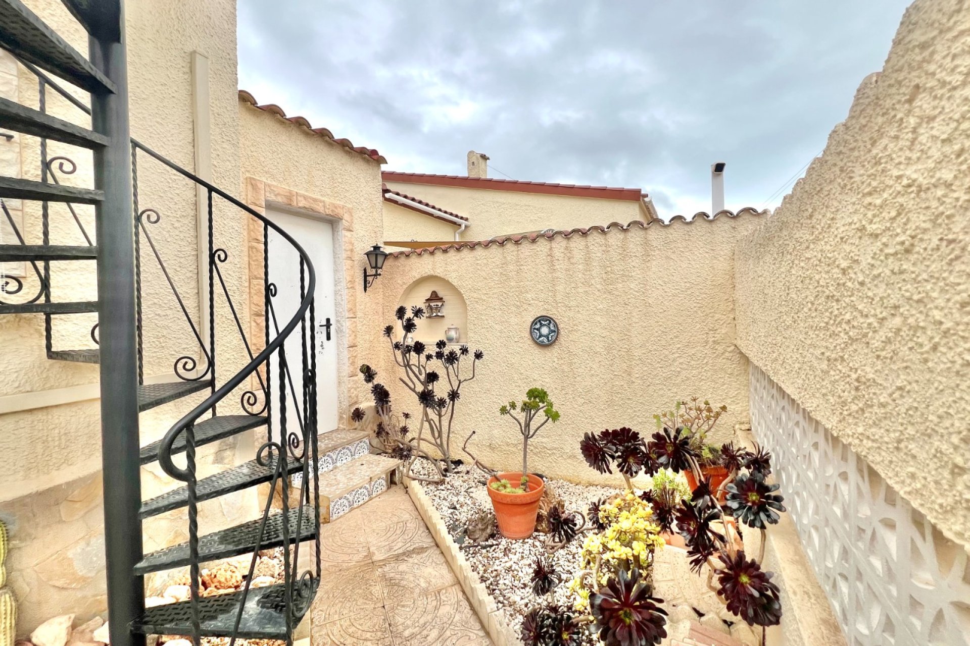 Resale - Detached Villa - La Marina