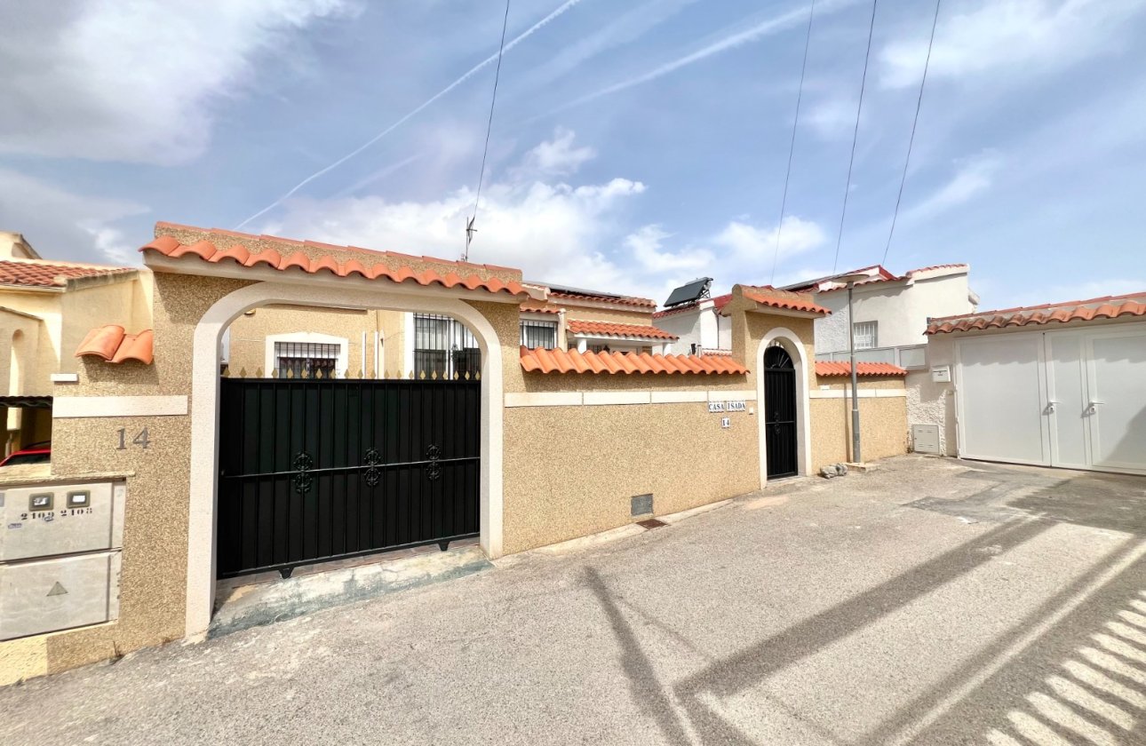 Resale - Detached Villa - La Marina