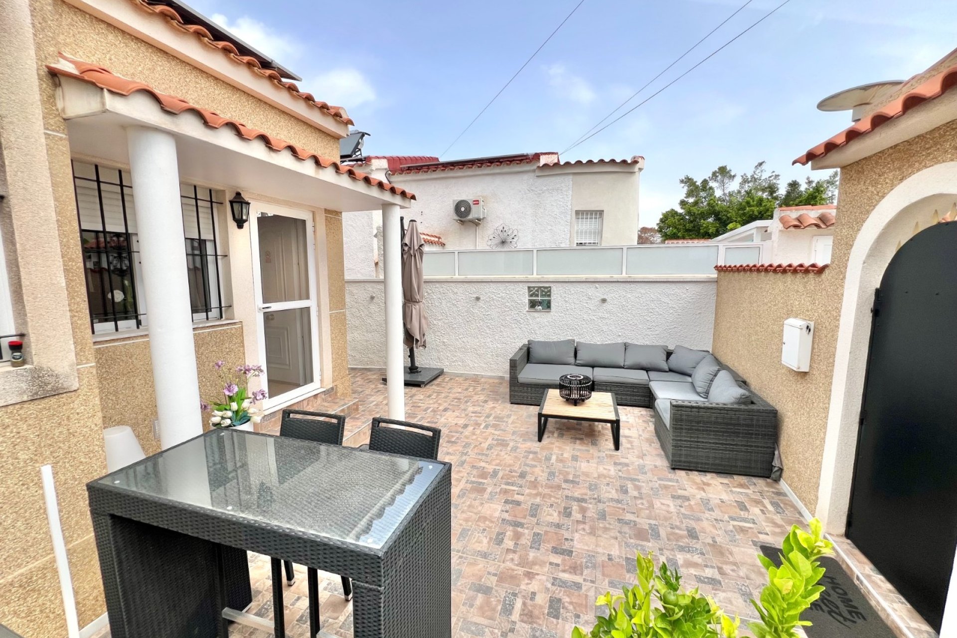 Resale - Detached Villa - La Marina