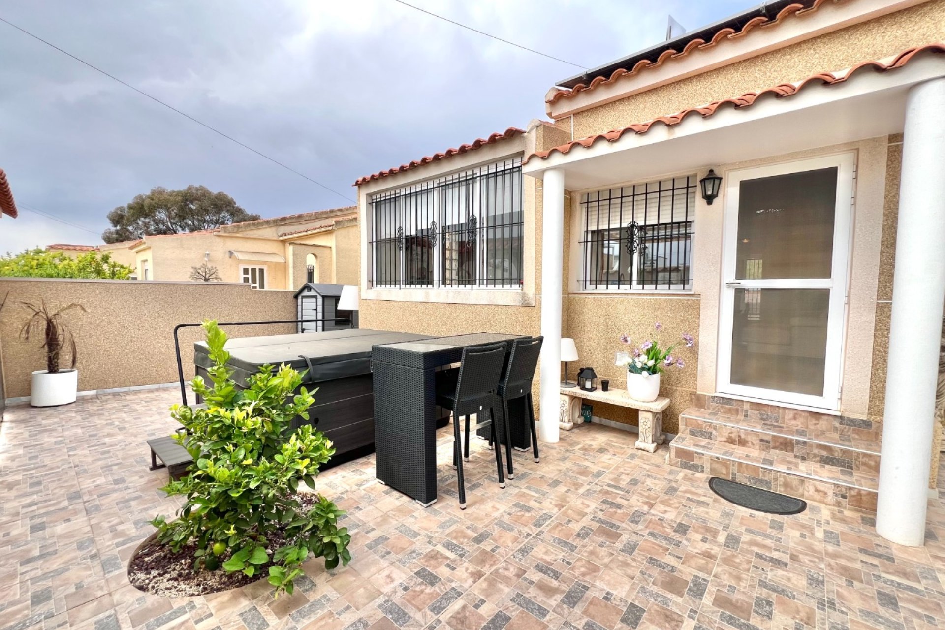 Resale - Detached Villa - La Marina