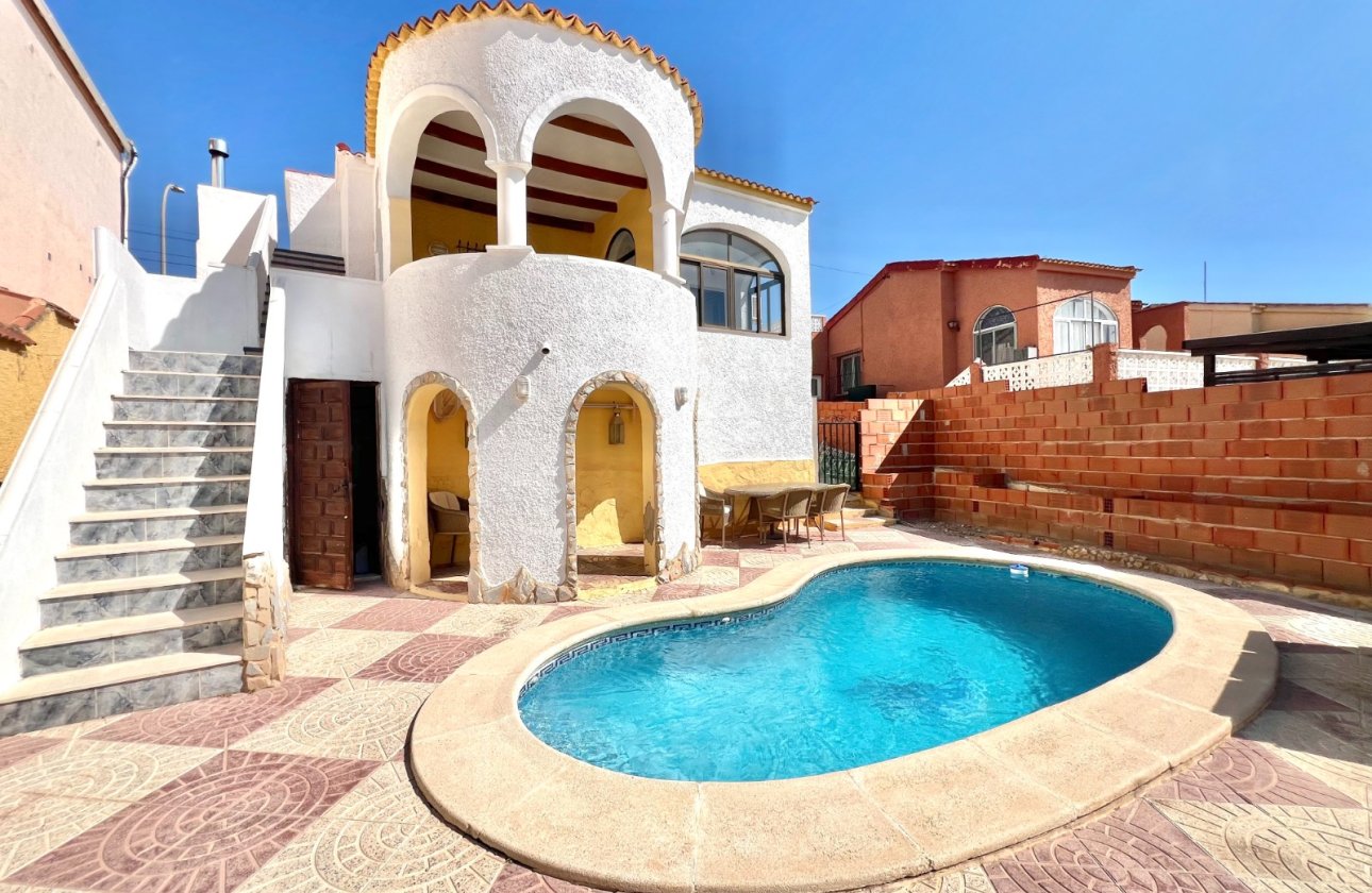 Resale - Detached Villa - La Marina