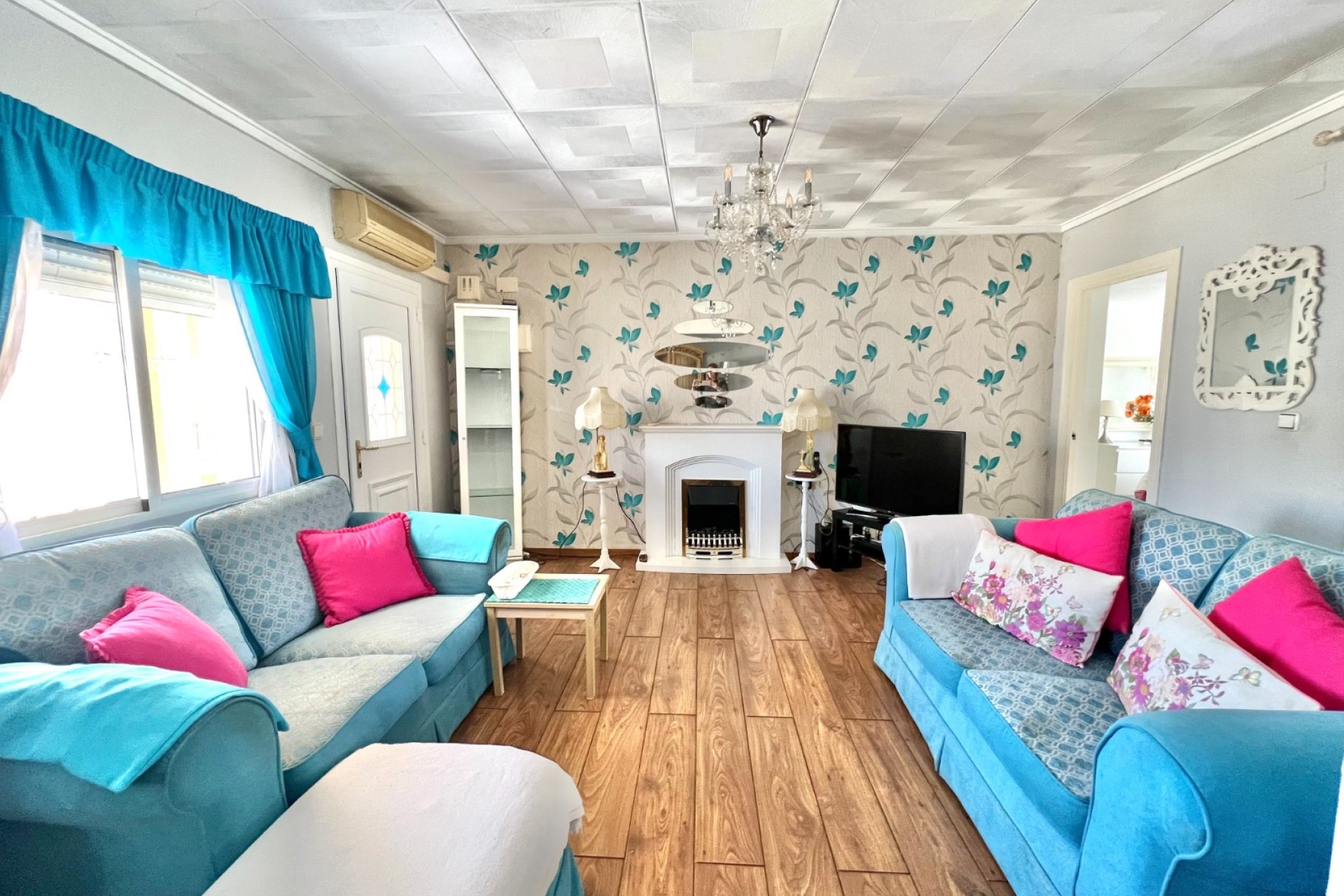 Resale - Detached Villa - La Marina