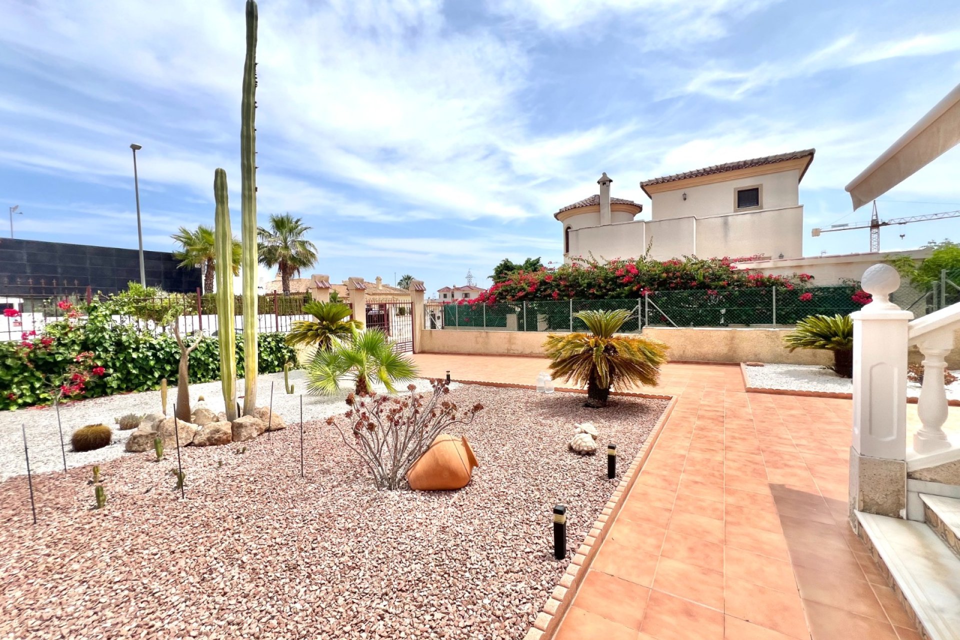 Resale - Detached Villa - La Marina