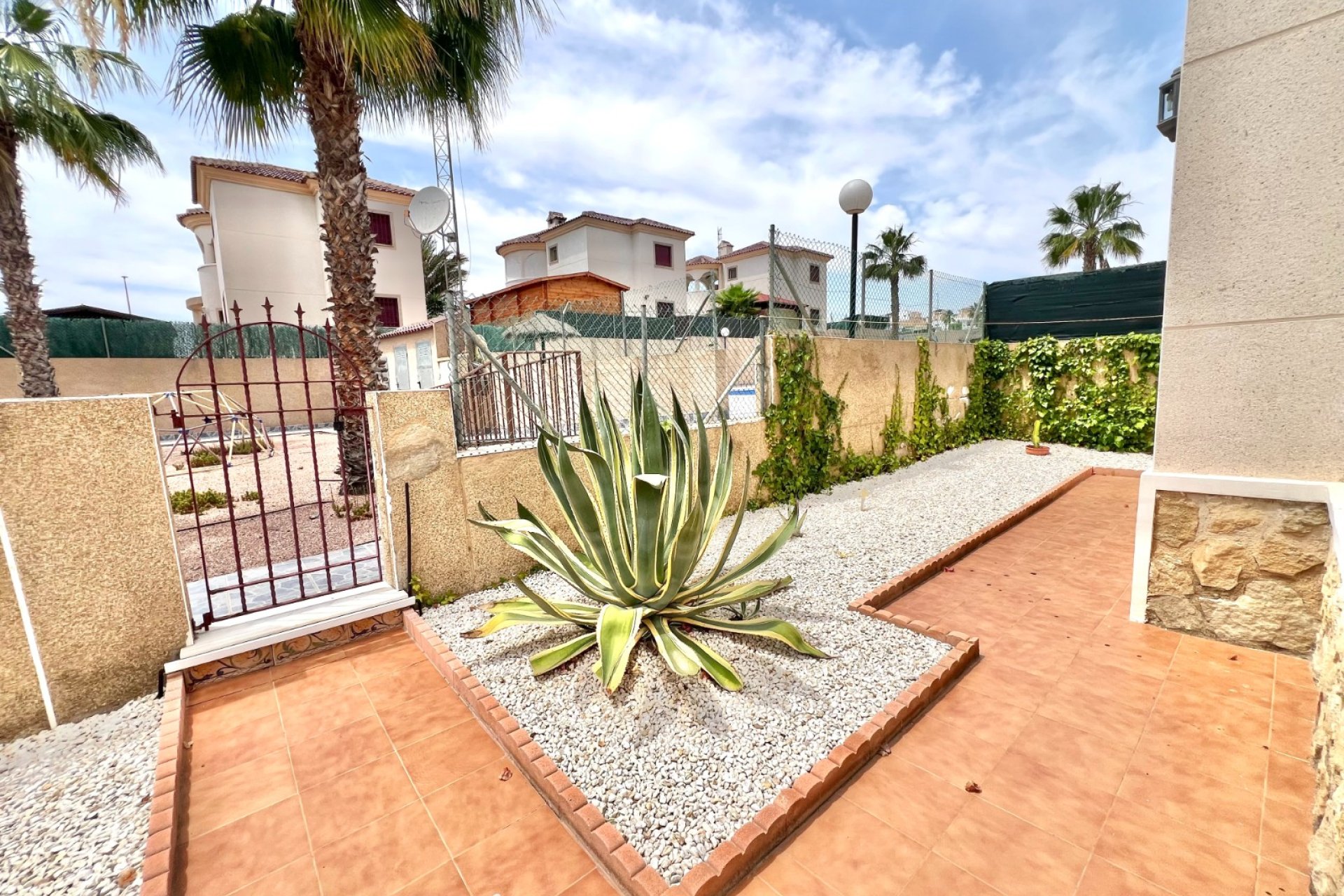 Resale - Detached Villa - La Marina