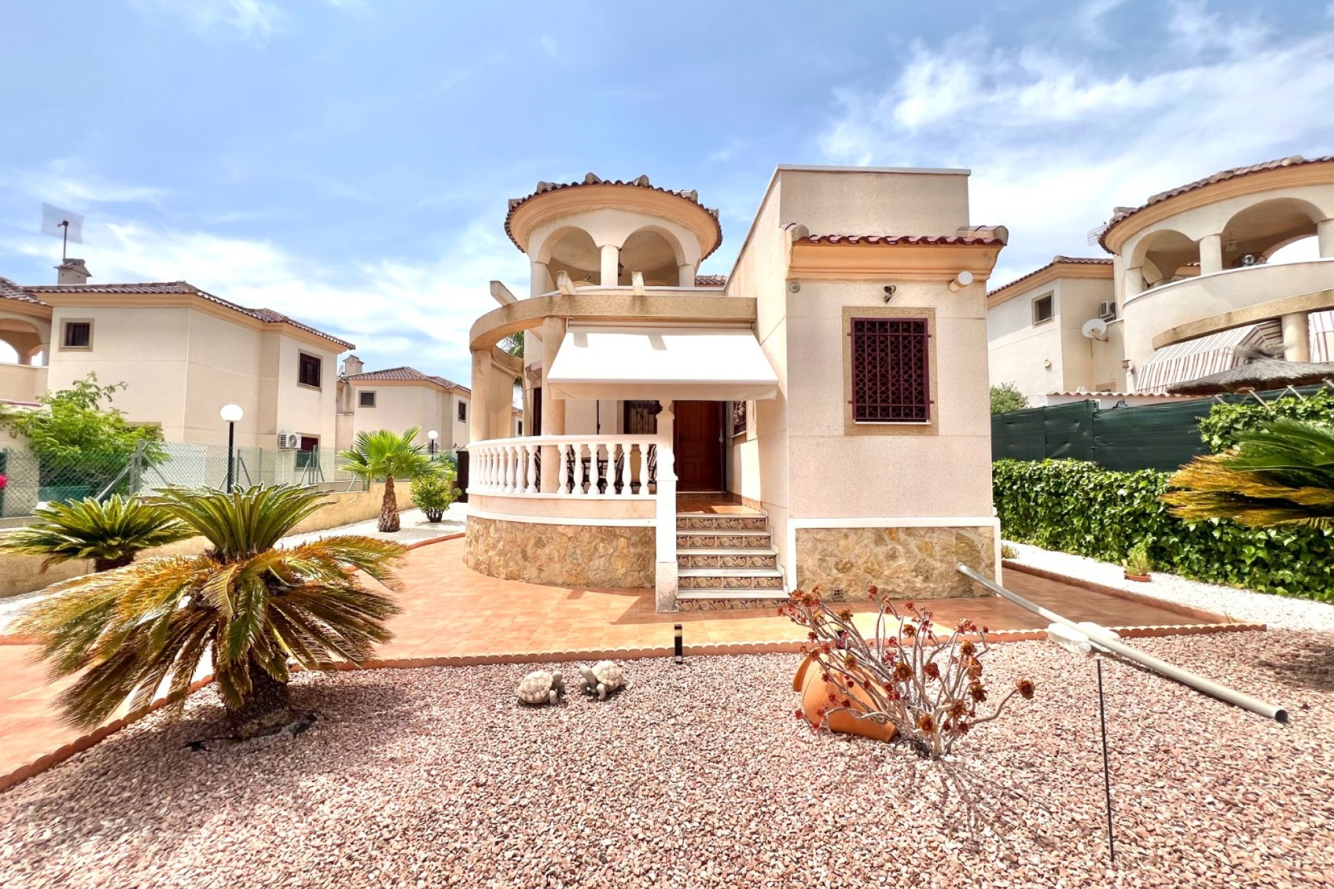 Resale - Detached Villa - La Marina