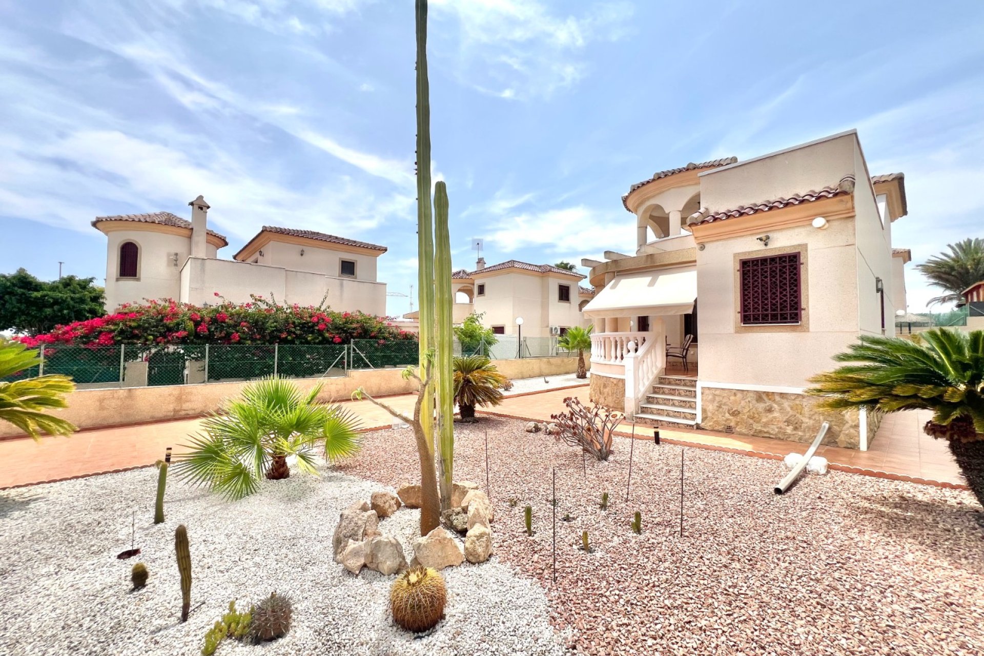 Resale - Detached Villa - La Marina