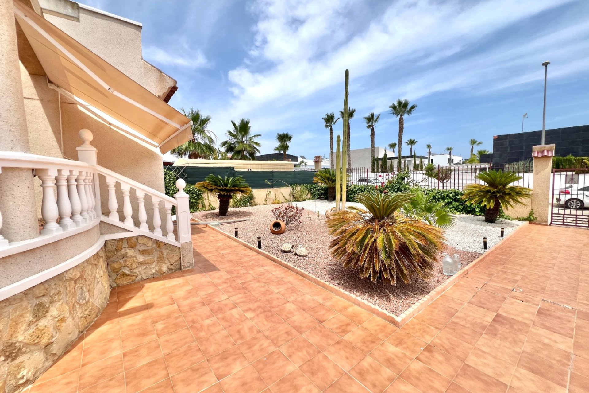 Resale - Detached Villa - La Marina