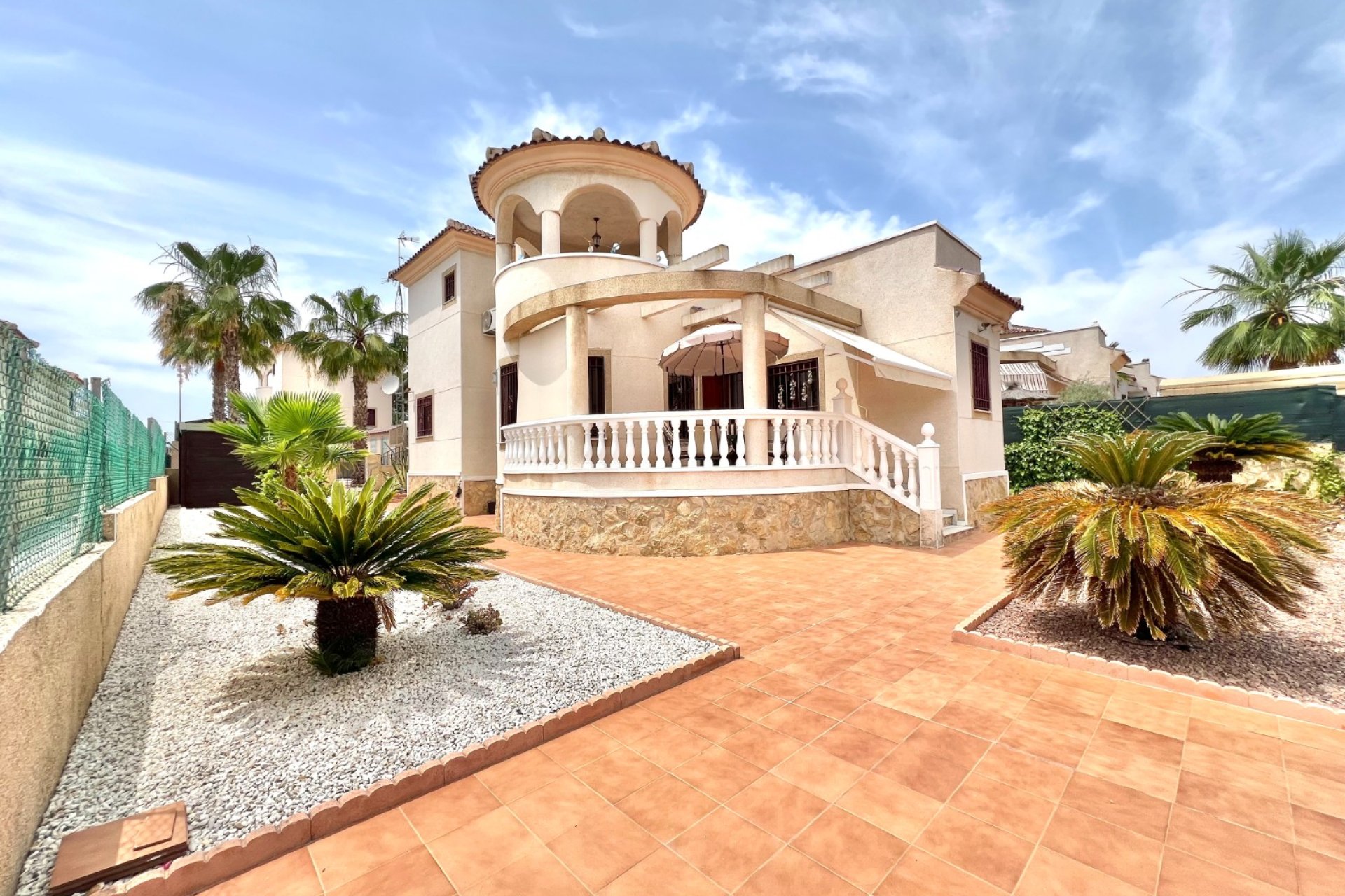 Resale - Detached Villa - La Marina