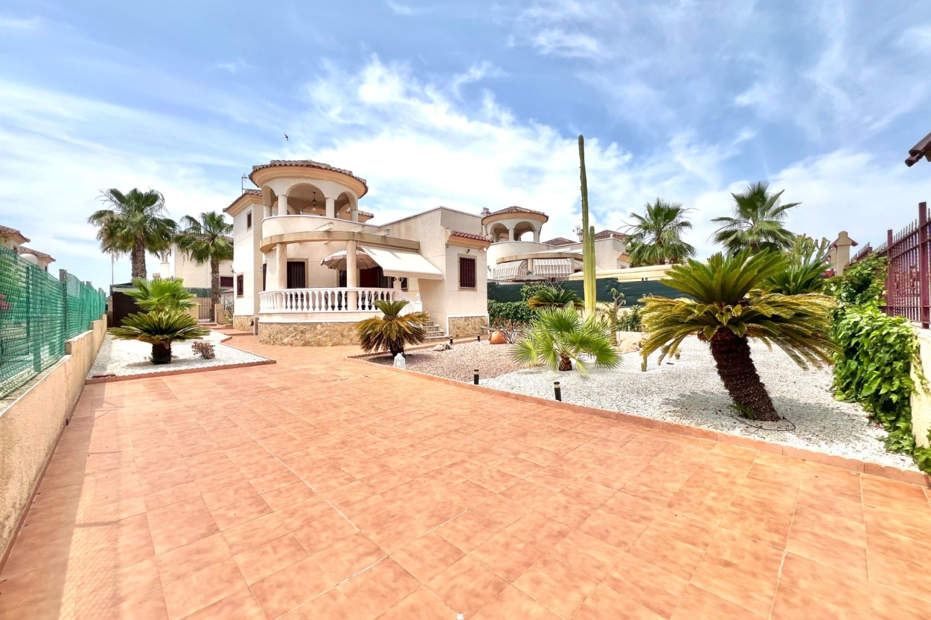 Resale - Detached Villa - La Marina