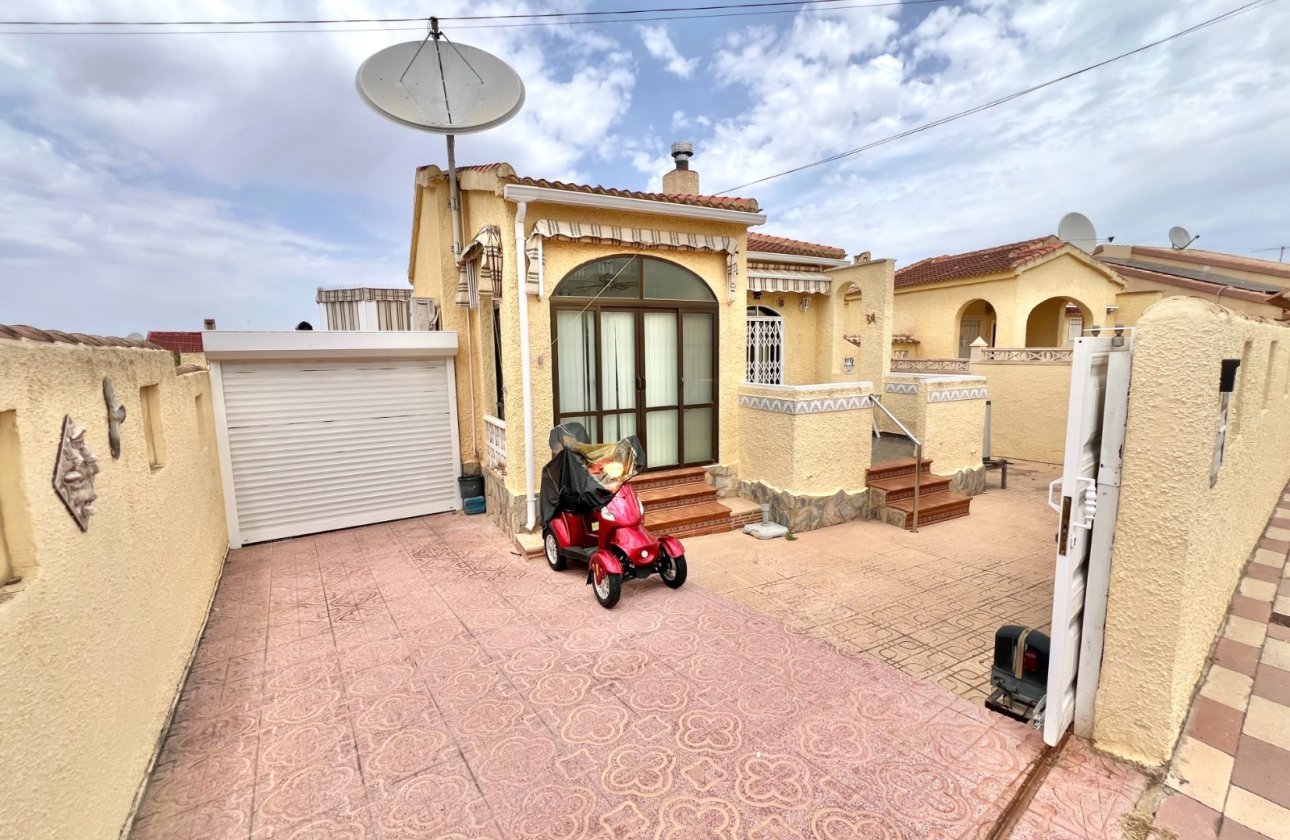 Resale - Detached Villa - La Marina