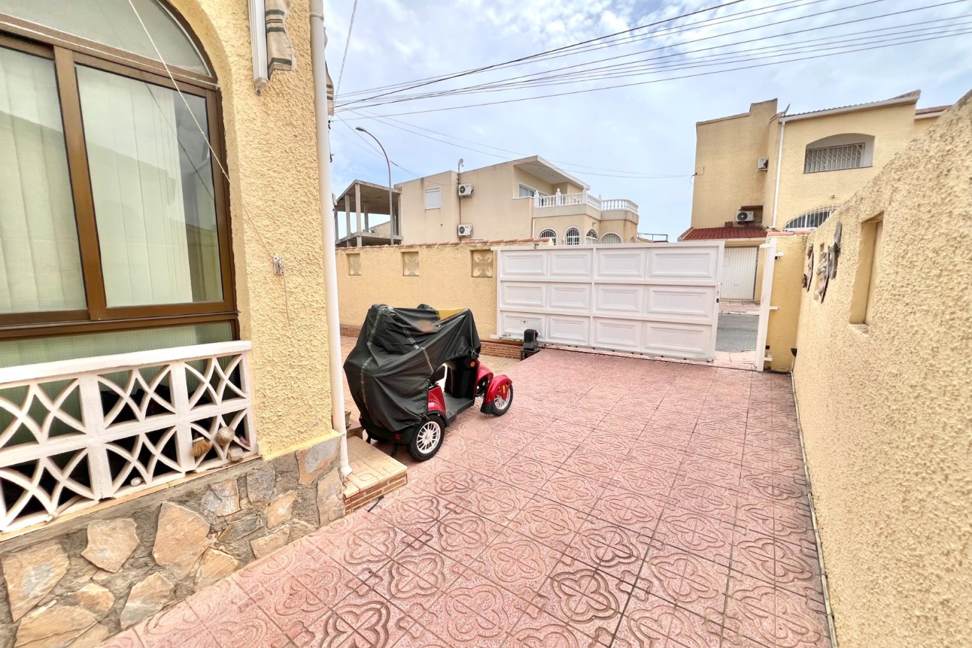 Resale - Detached Villa - La Marina