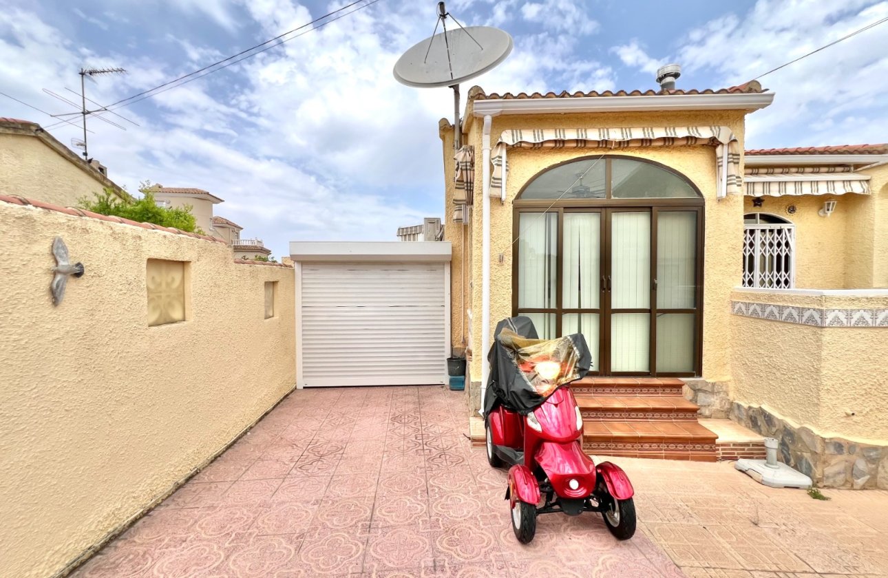 Resale - Detached Villa - La Marina