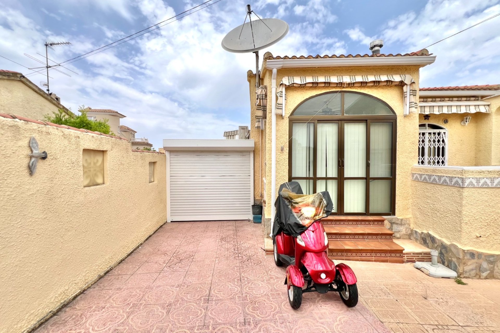 Resale - Detached Villa - La Marina