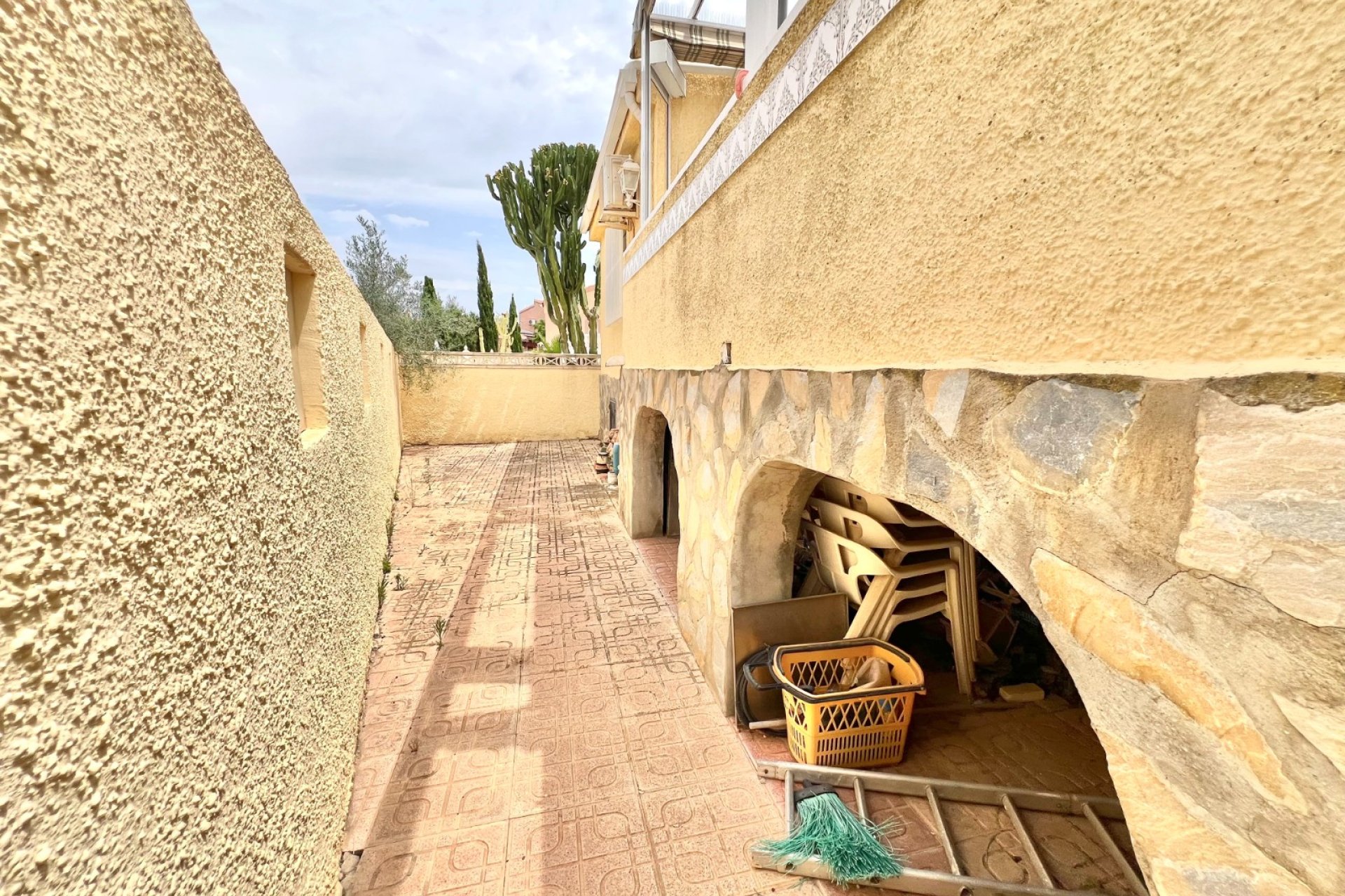 Resale - Detached Villa - La Marina