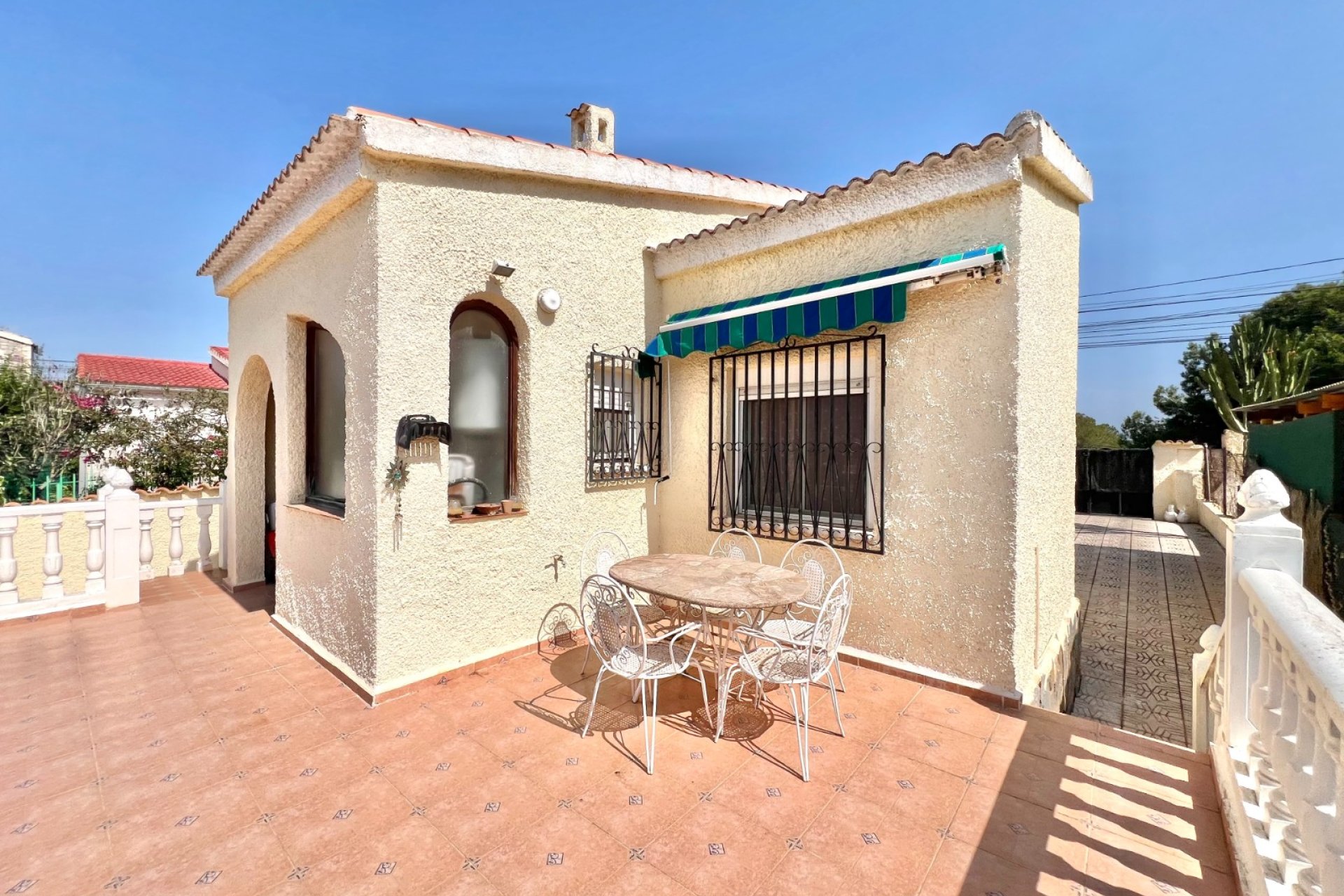 Resale - Detached Villa - La Marina