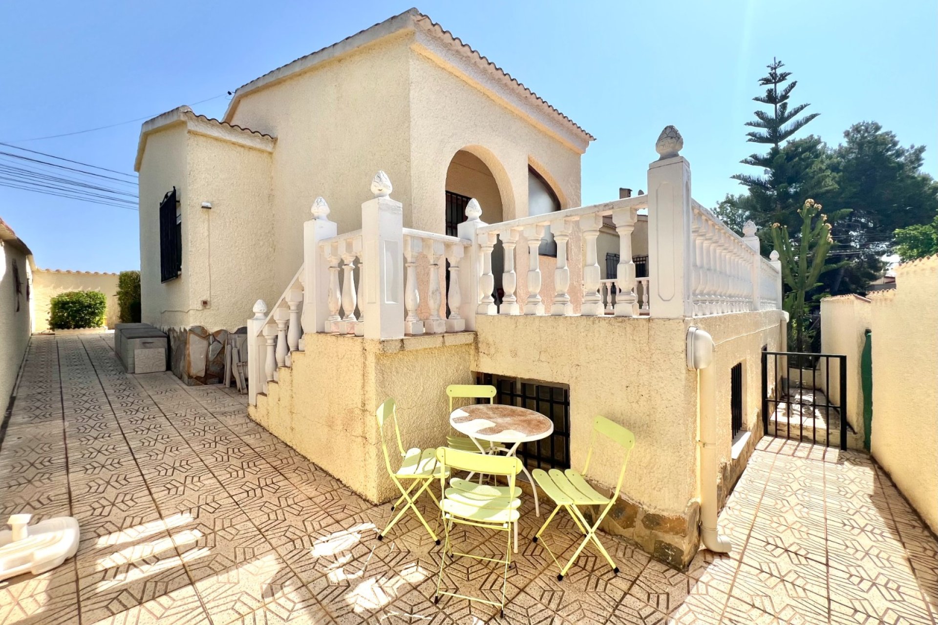 Resale - Detached Villa - La Marina