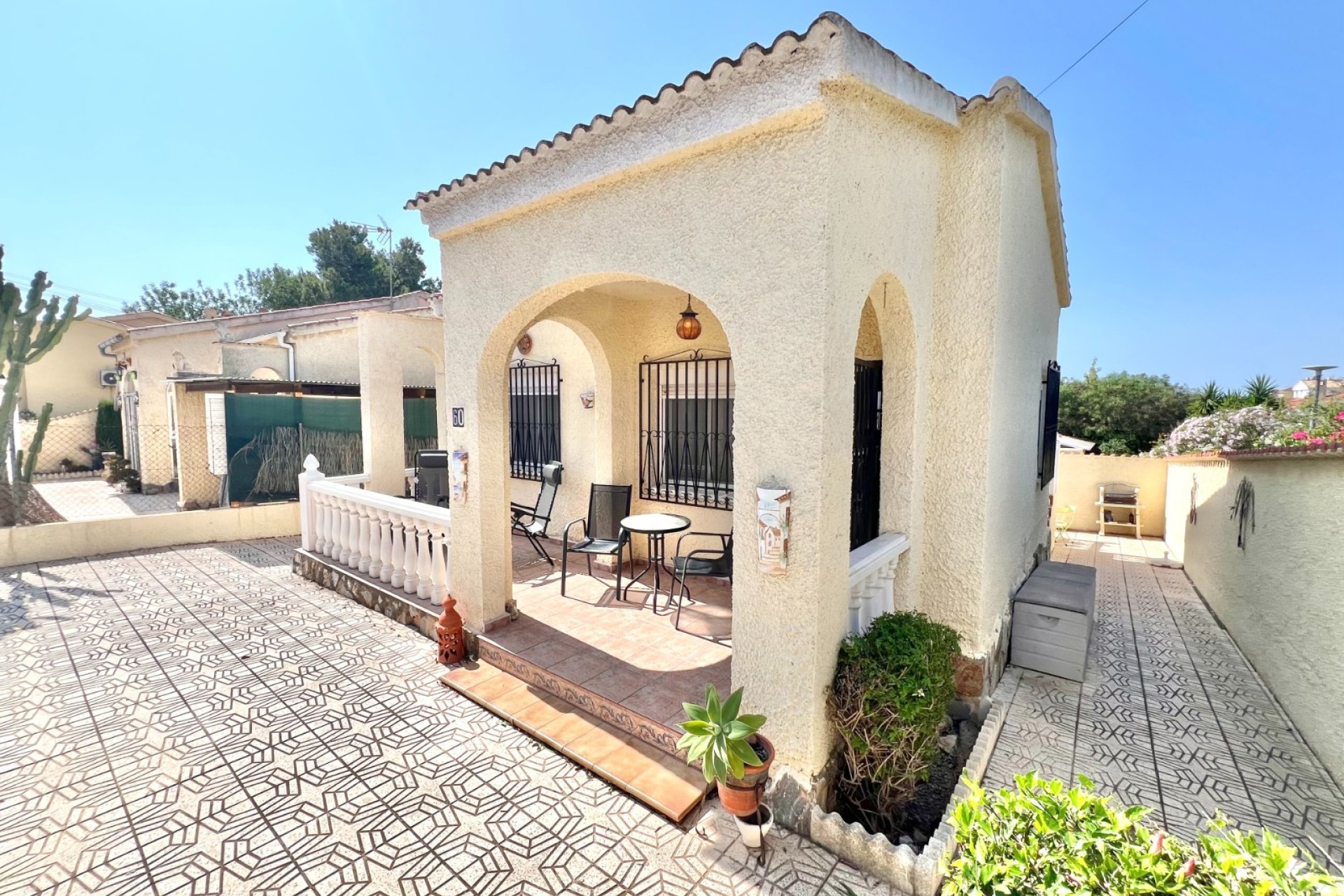Resale - Detached Villa - La Marina