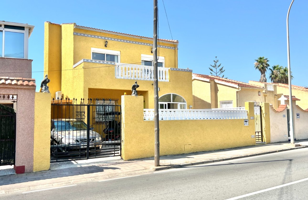 Resale - Detached Villa - La Marina