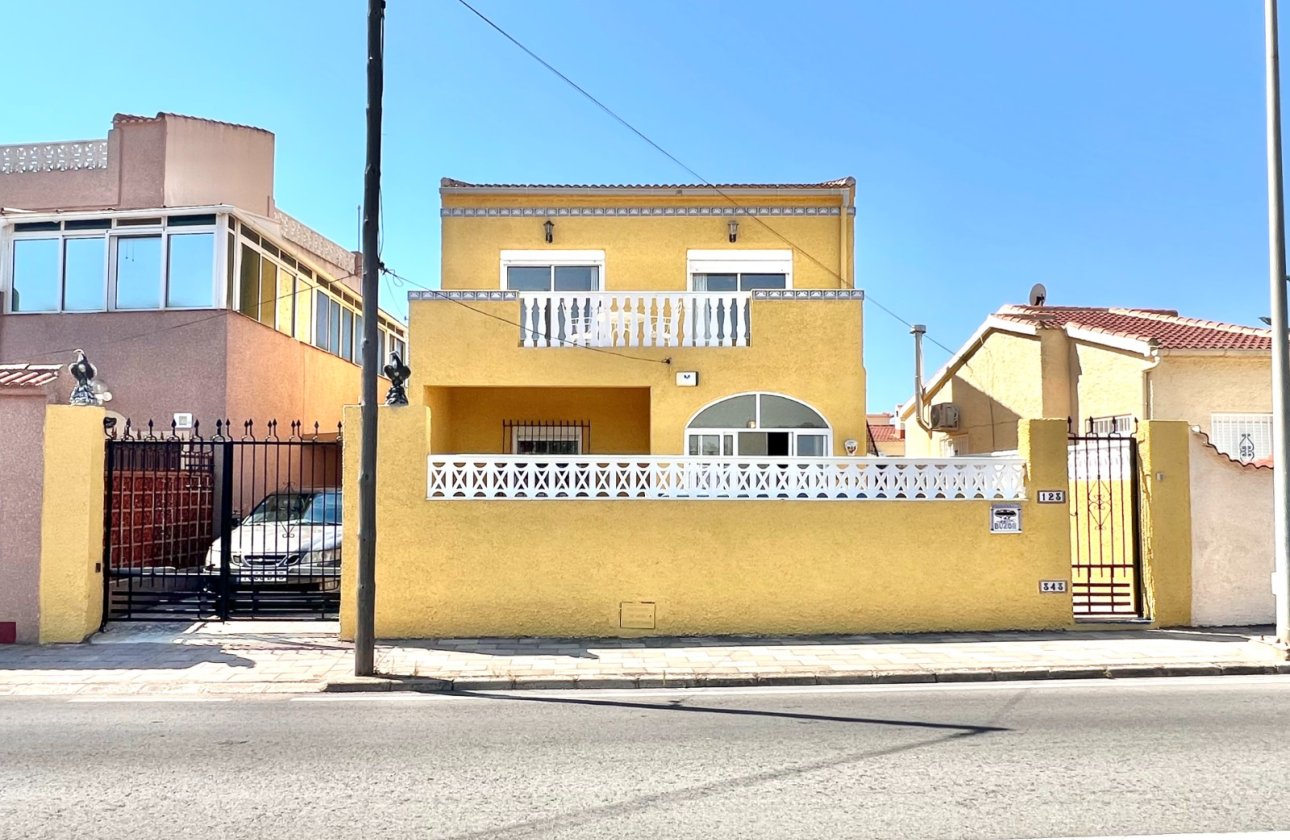 Resale - Detached Villa - La Marina