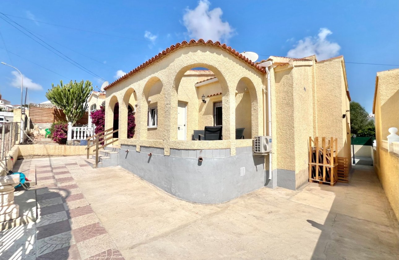 Resale - Detached Villa - La Marina