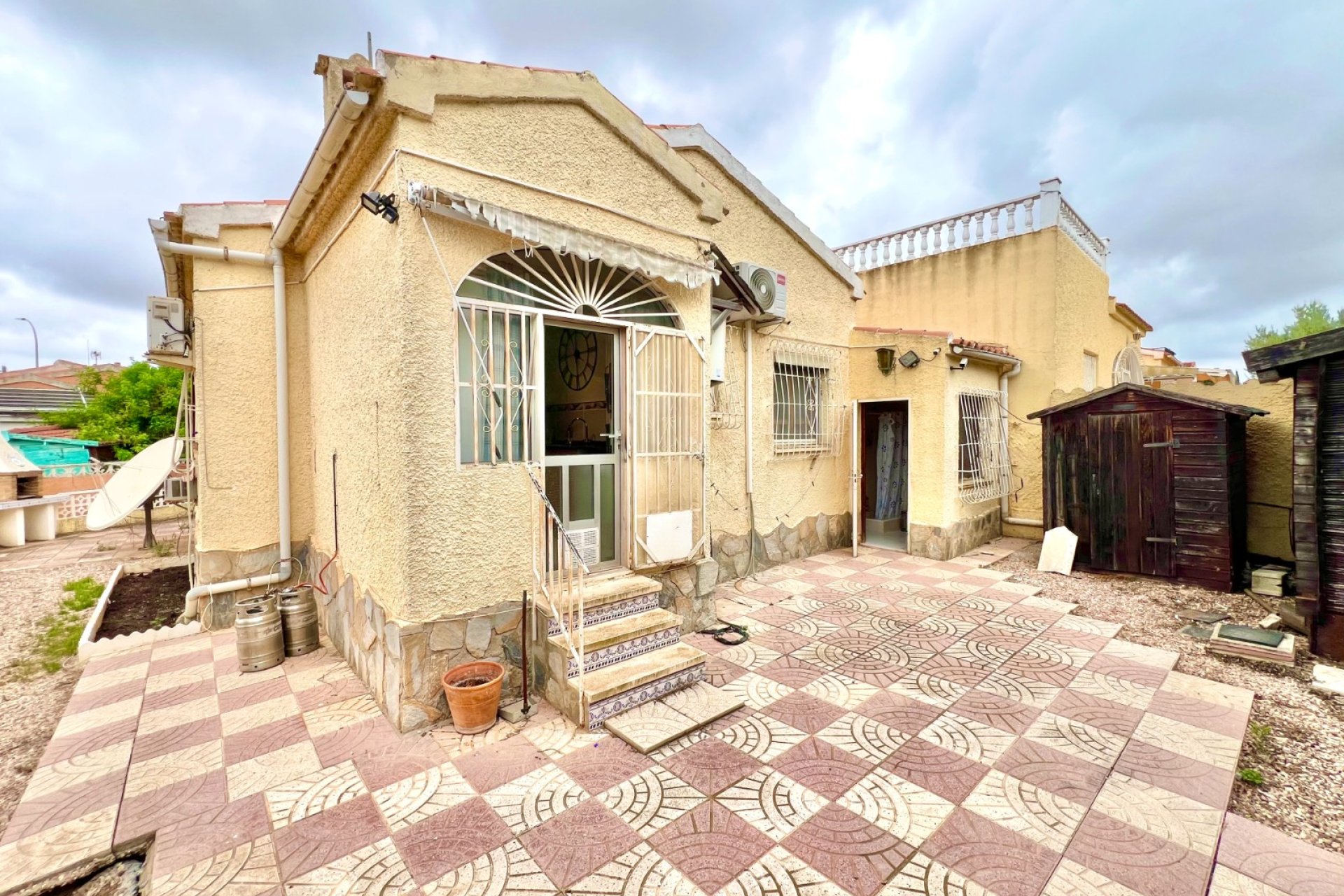 Resale - Detached Villa - La Marina