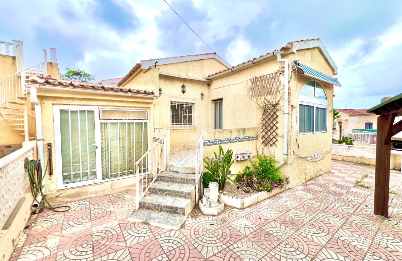 Resale - Detached Villa - La Marina