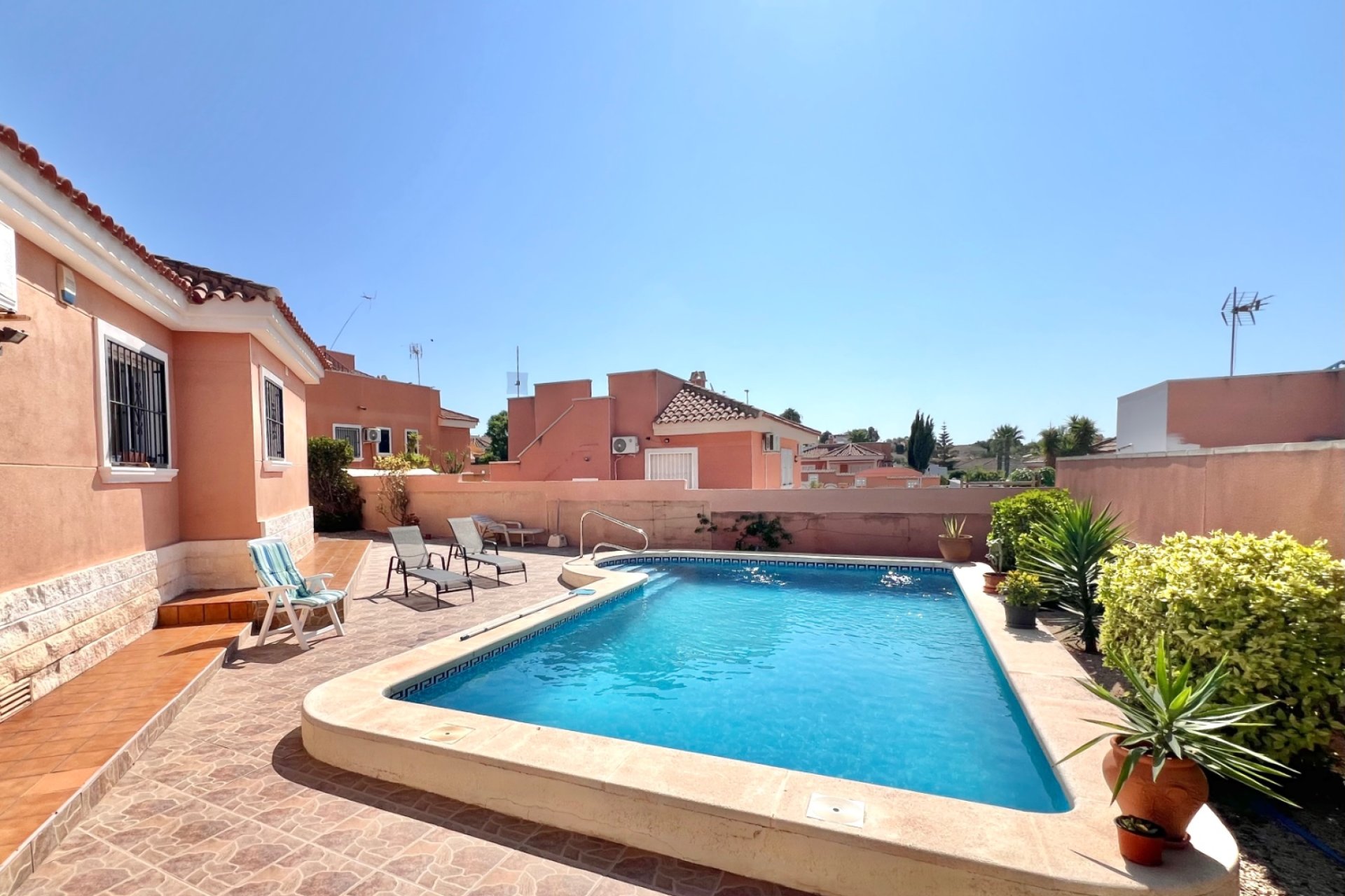 Resale - Detached Villa - La Marina