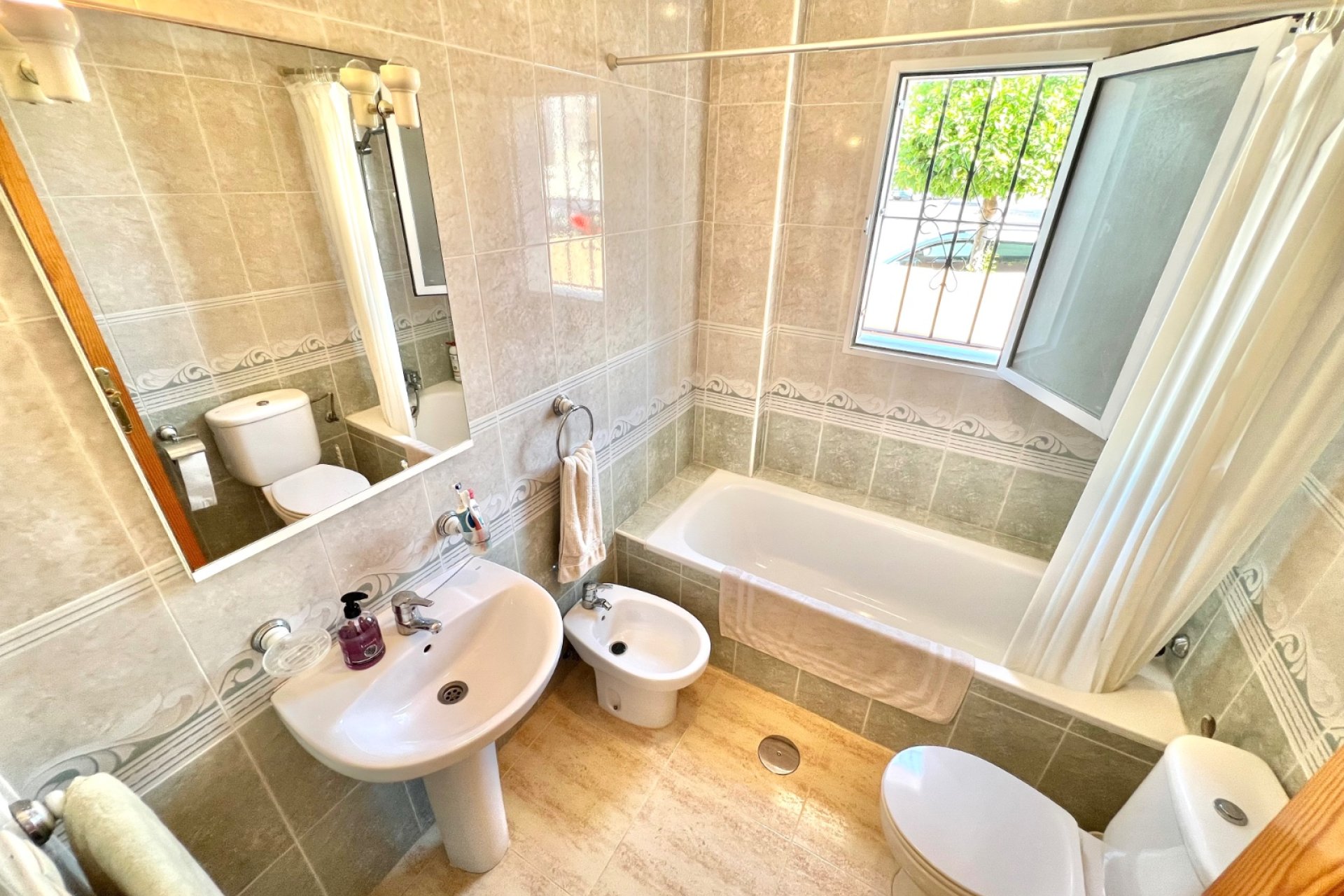 Resale - Detached Villa - La Marina