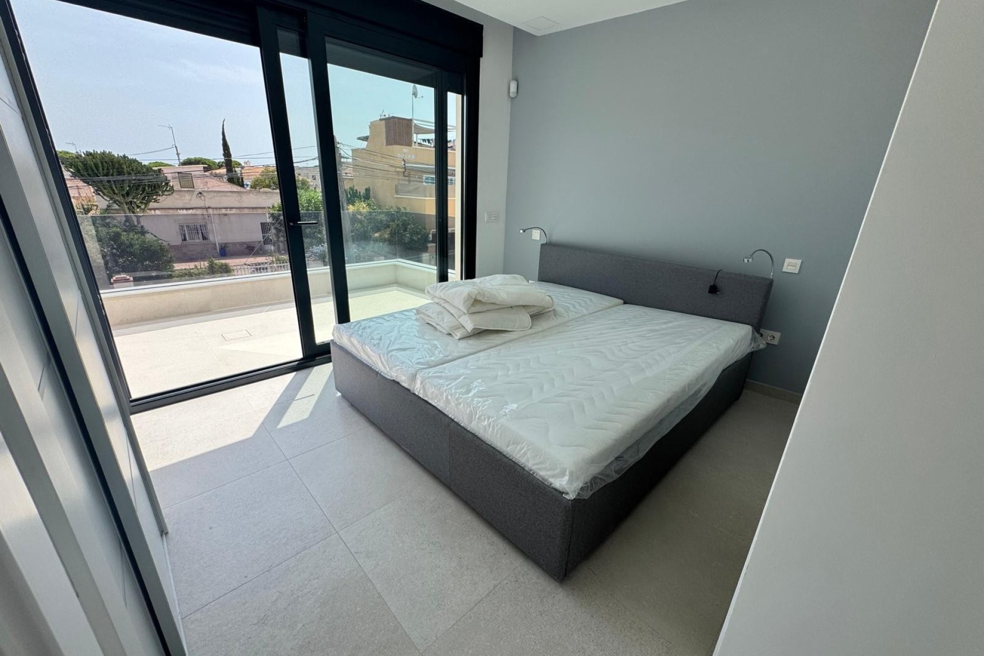 Resale - Detached Villa - La Marina