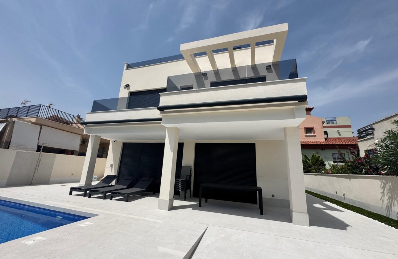 Resale - Detached Villa - La Marina