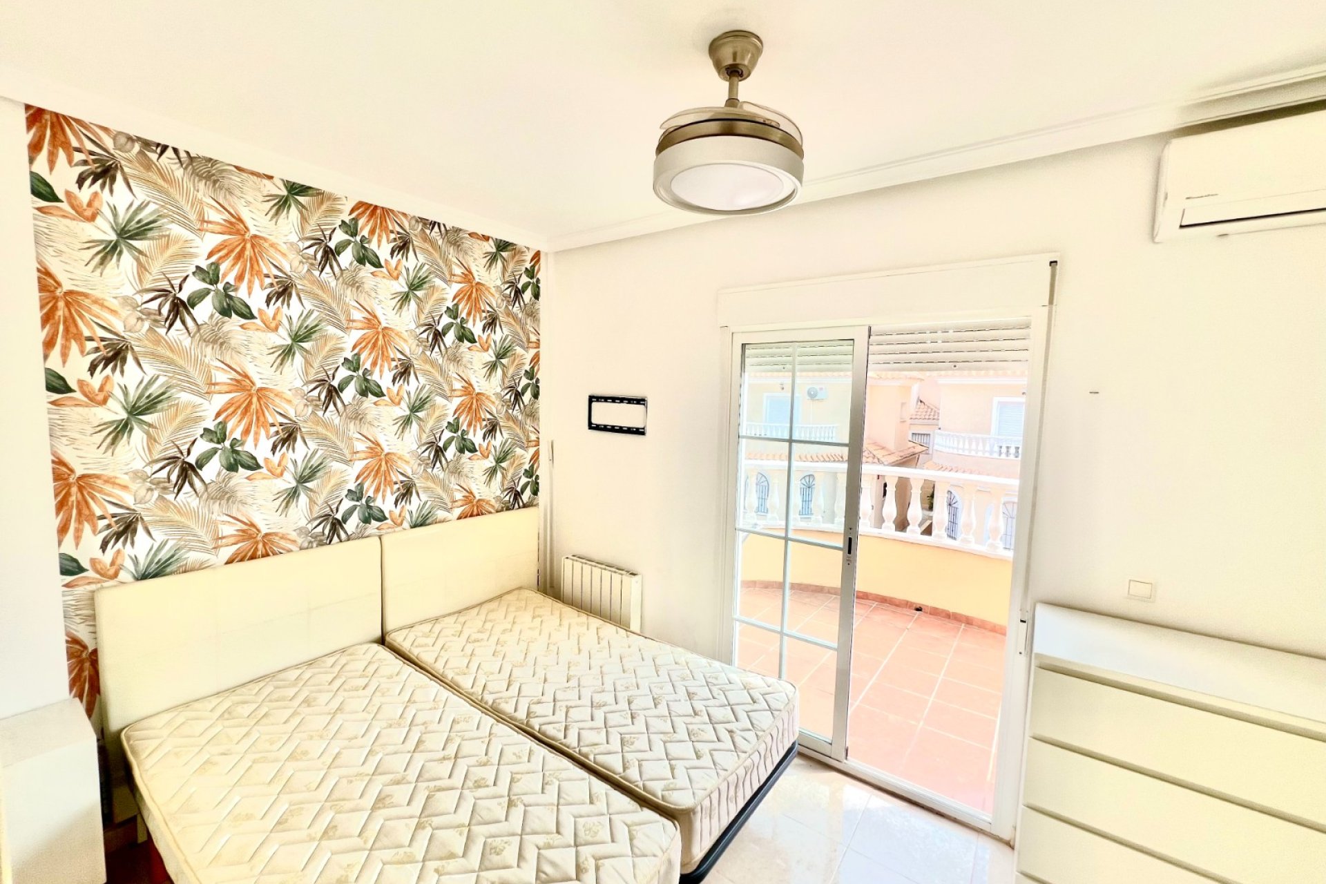 Resale - Detached Villa - La Marina