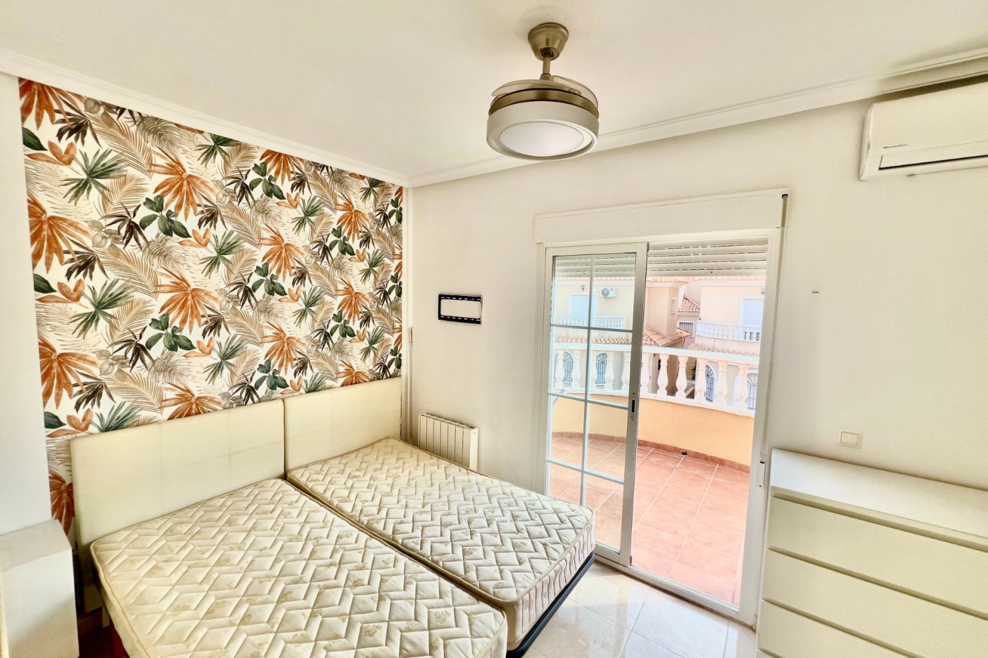 Resale - Detached Villa - La Marina