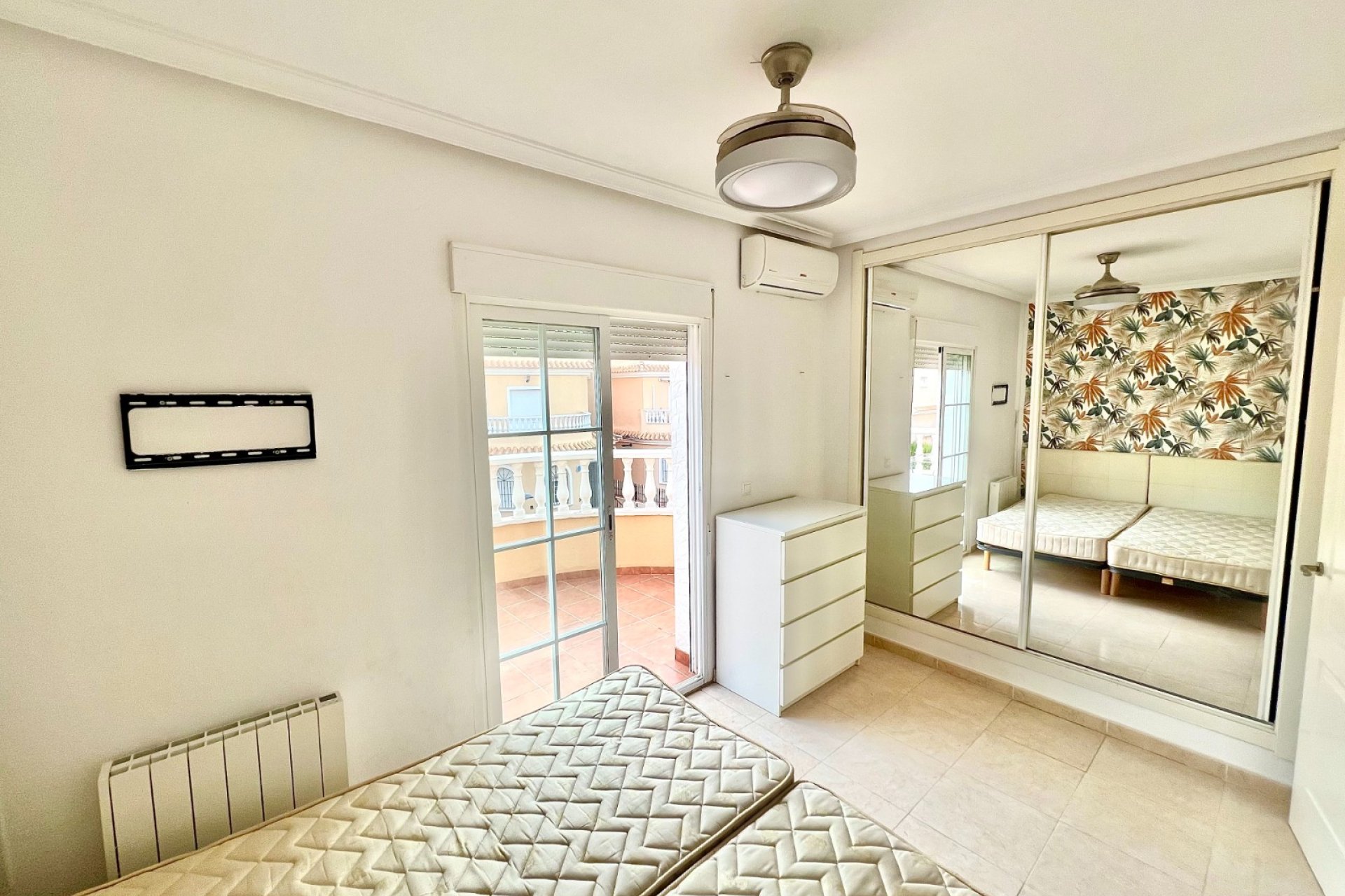 Resale - Detached Villa - La Marina