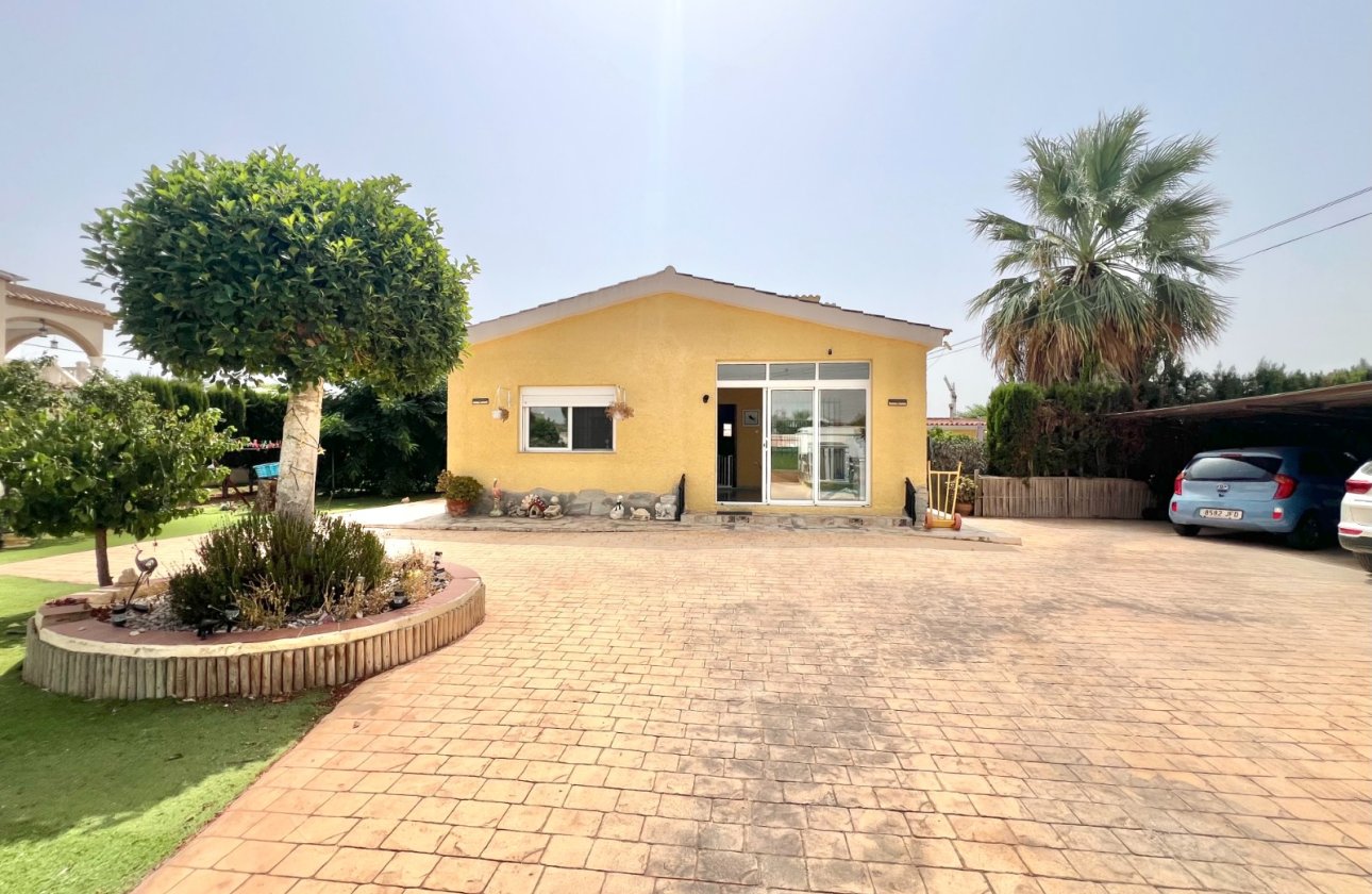 Resale - Detached Villa - La Marina