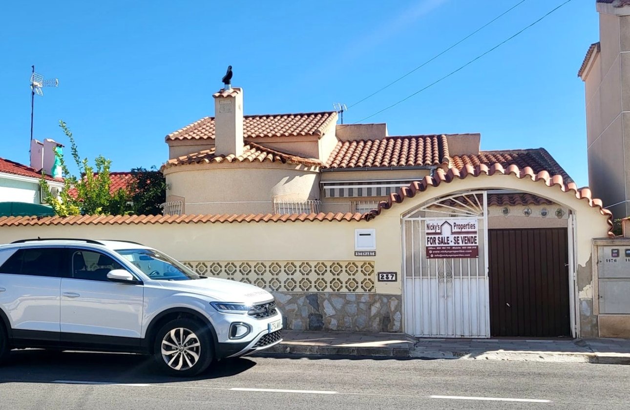 Resale - Detached Villa - La Marina