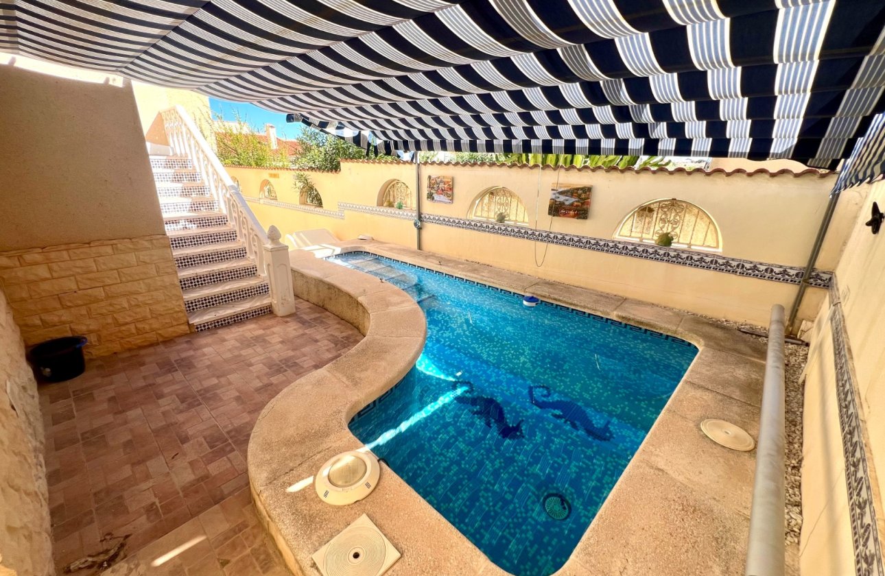 Resale - Detached Villa - La Marina