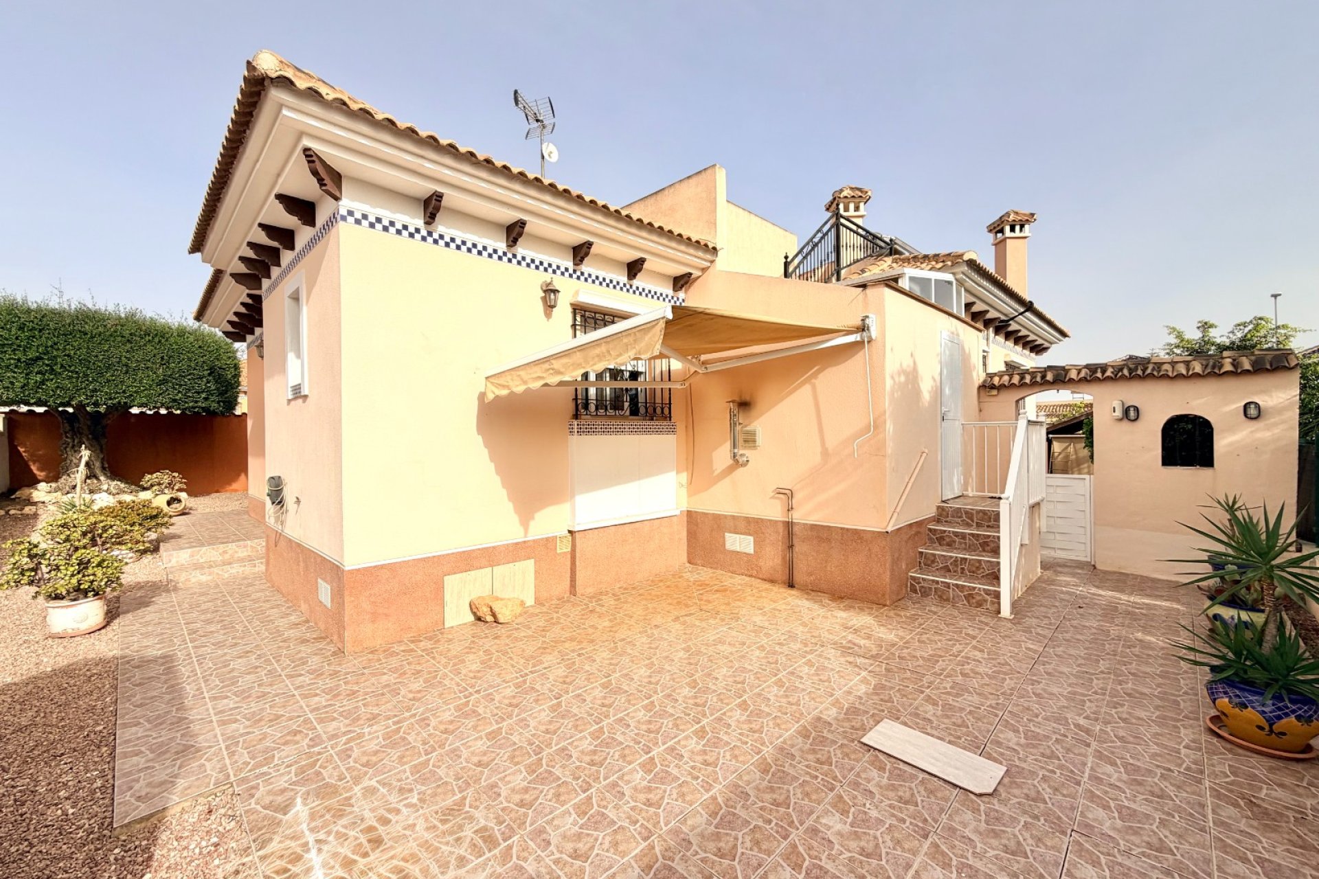 Resale - Detached Villa - La Marina