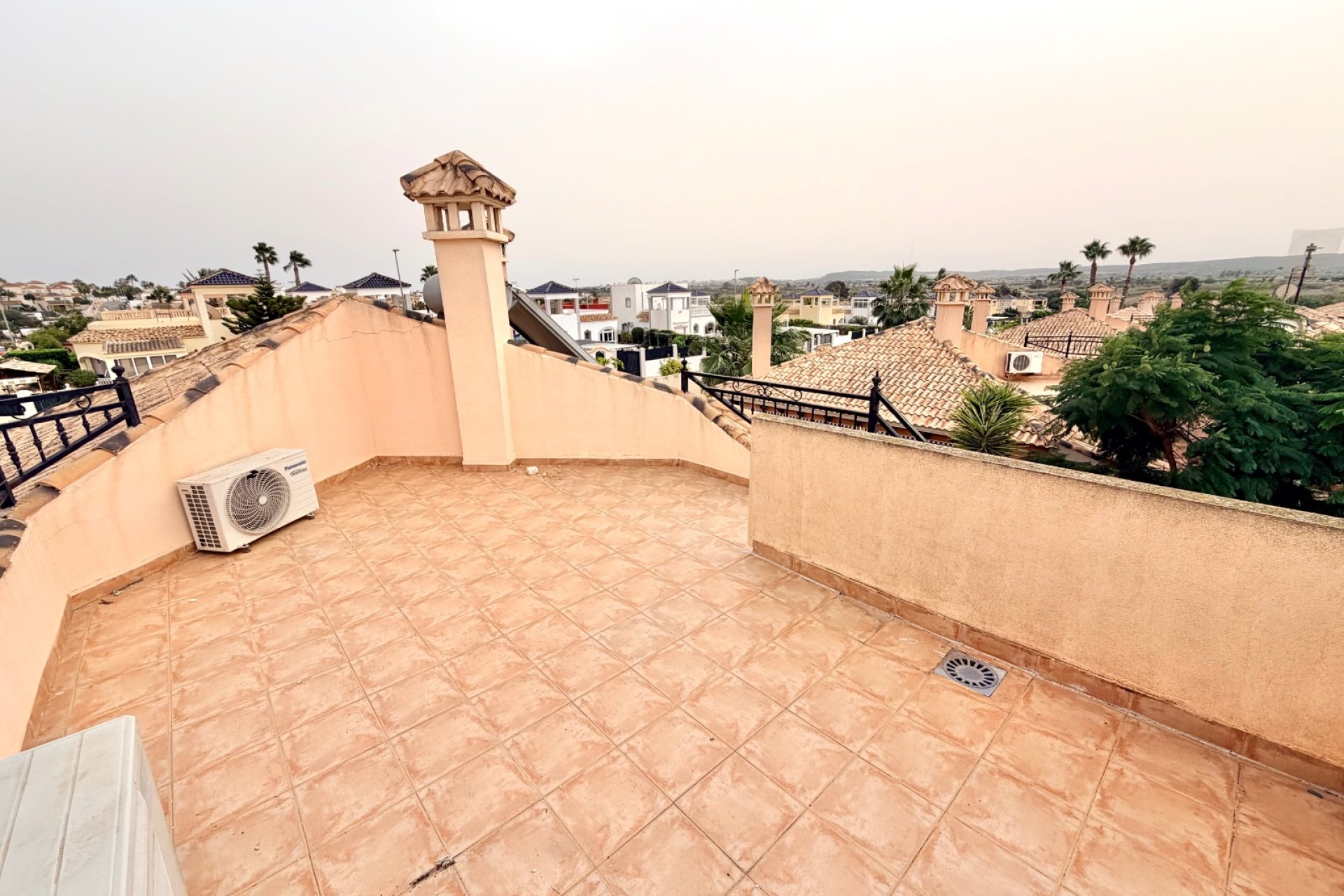 Resale - Detached Villa - La Marina