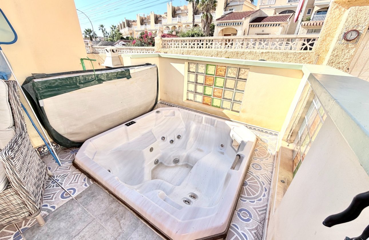 Resale - Detached Villa - La Marina