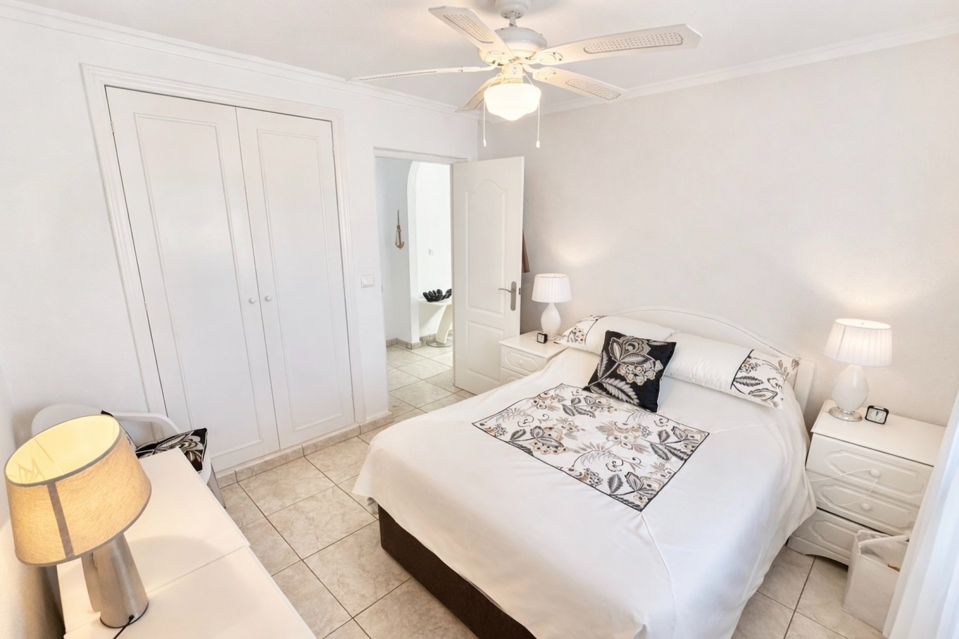 Resale - Detached Villa - La Marina