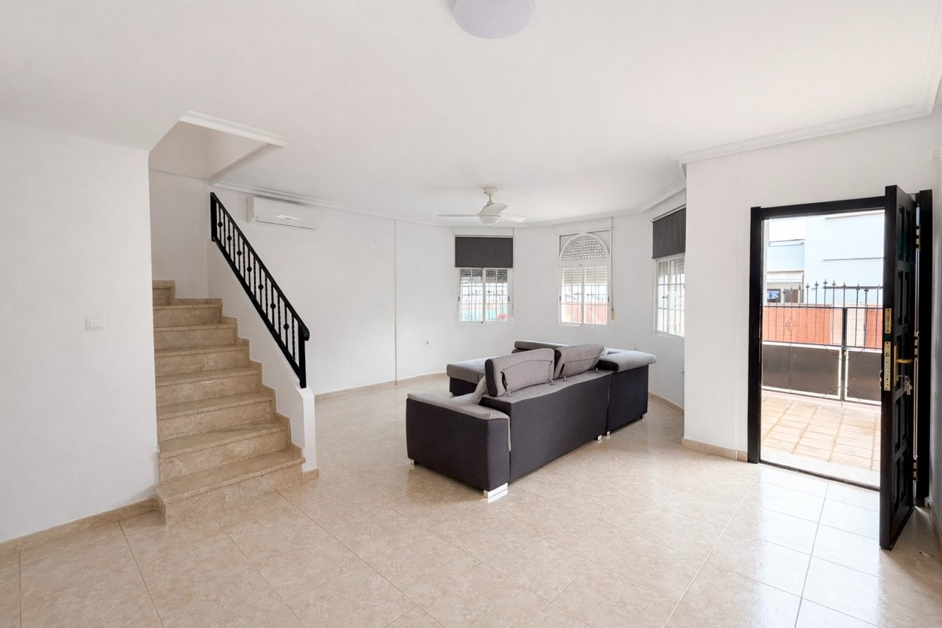 Resale - Detached Villa - La Marina