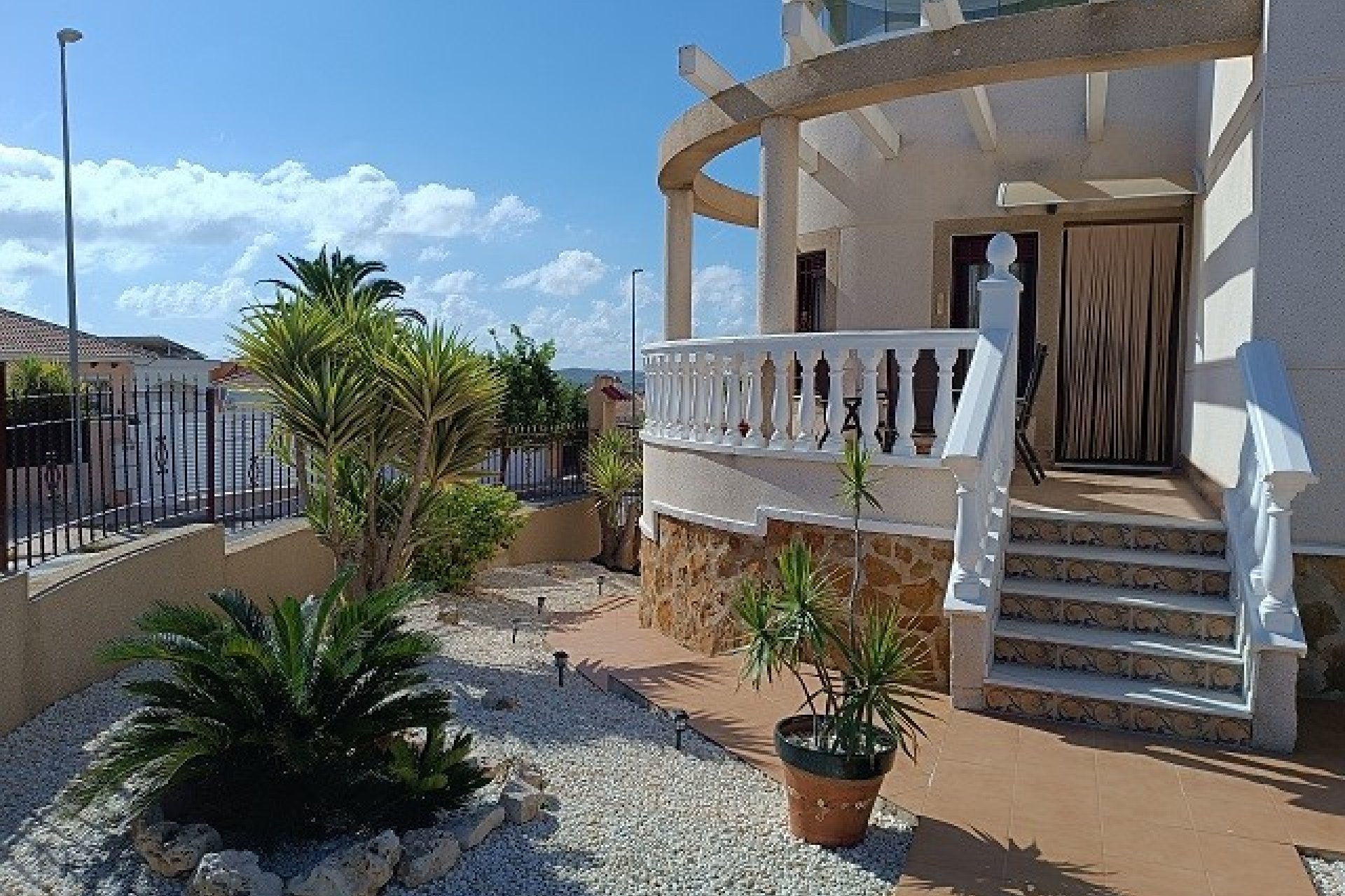 Resale - Detached Villa - La Marina